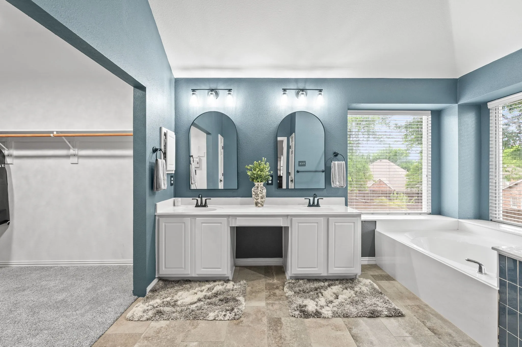 Single Family Residence For Sale in Collin County , 5305 Arrowhead Way, Mc Kinney, Texas 75072, 4 Bedroom, 3 Bathroom, 2 Garage spaces, 2,936 Sqft, built in 2001, Preowned, mls#21134493, Real Estate Agent in Mc Kinney, Homes For Sale in Collin county, Homes For Sale in Mc Kinney, Realtor in Mc Kinney Texas, Real Estate Brokerage Independent Realty Texas, Luminita Cordes Realtor