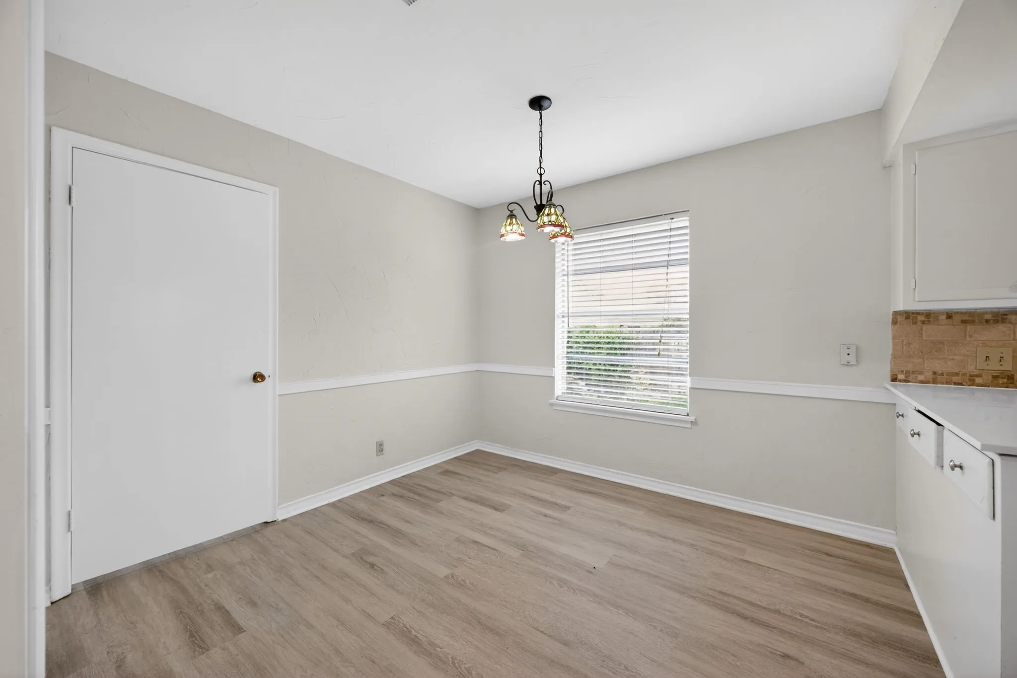 Single Family Residence For Sale in Grayson County , 1616 W Shields Drive, Sherman, Texas 75092, 3 Bedroom, 2 Bathroom, 2 Garage spaces, 1,940 Sqft, built in 1964, mls#21127135, Real Estate Agent in Sherman, Homes For Sale in Grayson county, Homes For Sale in Sherman, Realtor in Sherman Texas, Real Estate Brokerage Independent Realty Texas, Luminita Cordes Realtor