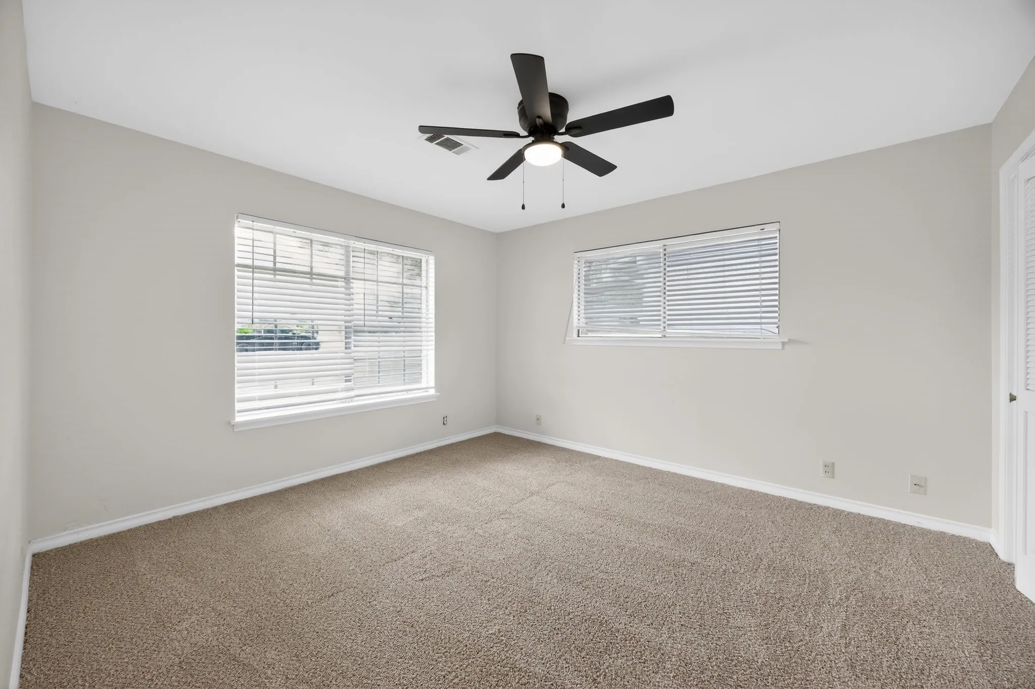 Single Family Residence For Sale in Grayson County , 1616 W Shields Drive, Sherman, Texas 75092, 3 Bedroom, 2 Bathroom, 2 Garage spaces, 1,940 Sqft, built in 1964, mls#21127135, Real Estate Agent in Sherman, Homes For Sale in Grayson county, Homes For Sale in Sherman, Realtor in Sherman Texas, Real Estate Brokerage Independent Realty Texas, Luminita Cordes Realtor