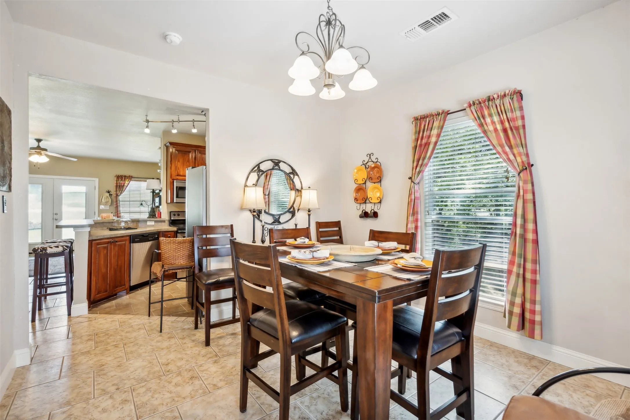 Single Family Residence For Sale in Wise County , 268 Private Road 1758, Chico, Texas 76431, 3 Bedroom, 2 Bathroom, 2 Garage spaces, 1,842 Sqft, built in 2007, Preowned, mls#21231719, Real Estate Agent in Chico, Homes For Sale in Wise county, Homes For Sale in Chico, Realtor in Chico Texas, Real Estate Brokerage Independent Realty Texas, Luminita Cordes Realtor