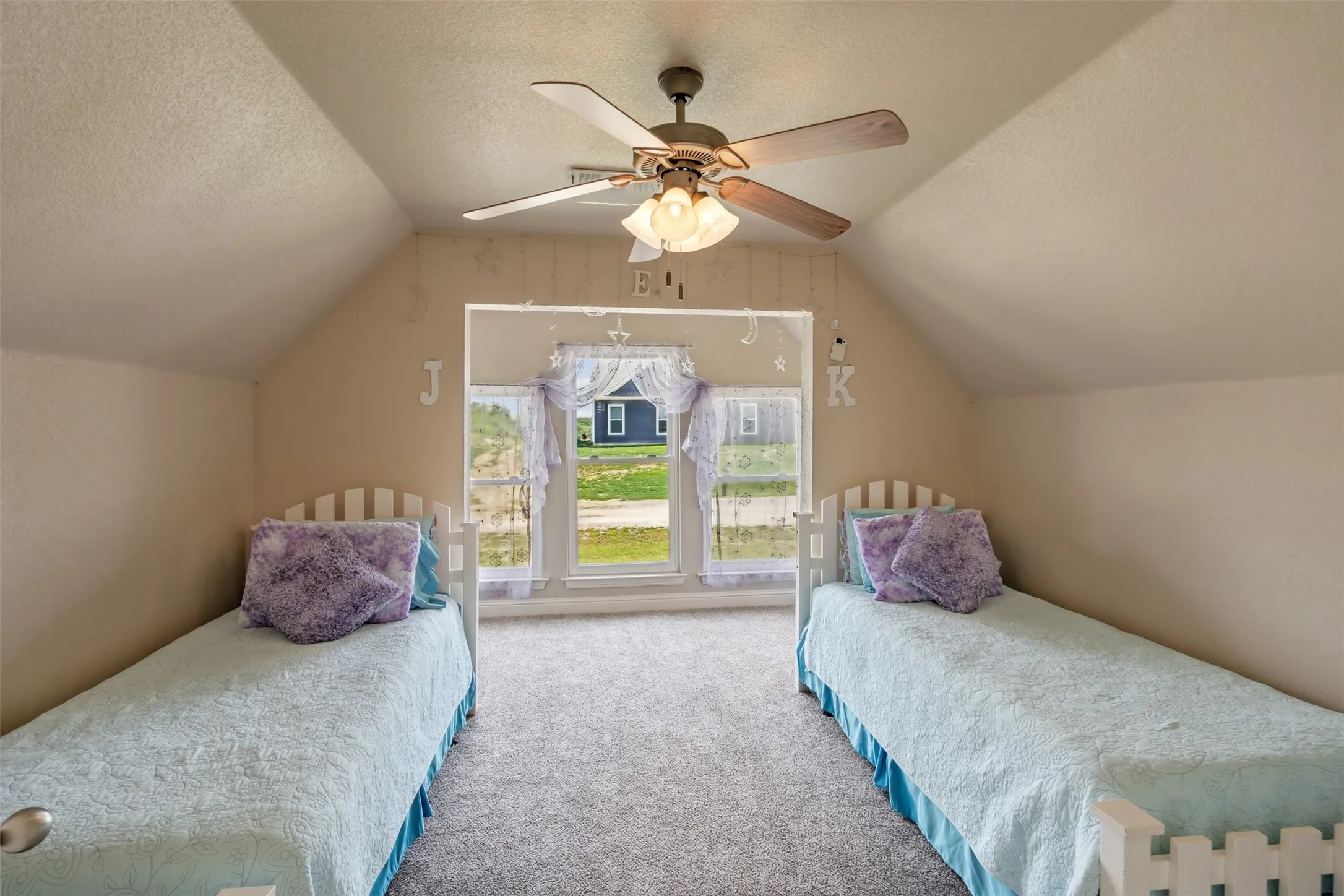 Single Family Residence For Sale in Wise County , 268 Private Road 1758, Chico, Texas 76431, 3 Bedroom, 2 Bathroom, 2 Garage spaces, 1,842 Sqft, built in 2007, Preowned, mls#21231719, Real Estate Agent in Chico, Homes For Sale in Wise county, Homes For Sale in Chico, Realtor in Chico Texas, Real Estate Brokerage Independent Realty Texas, Luminita Cordes Realtor