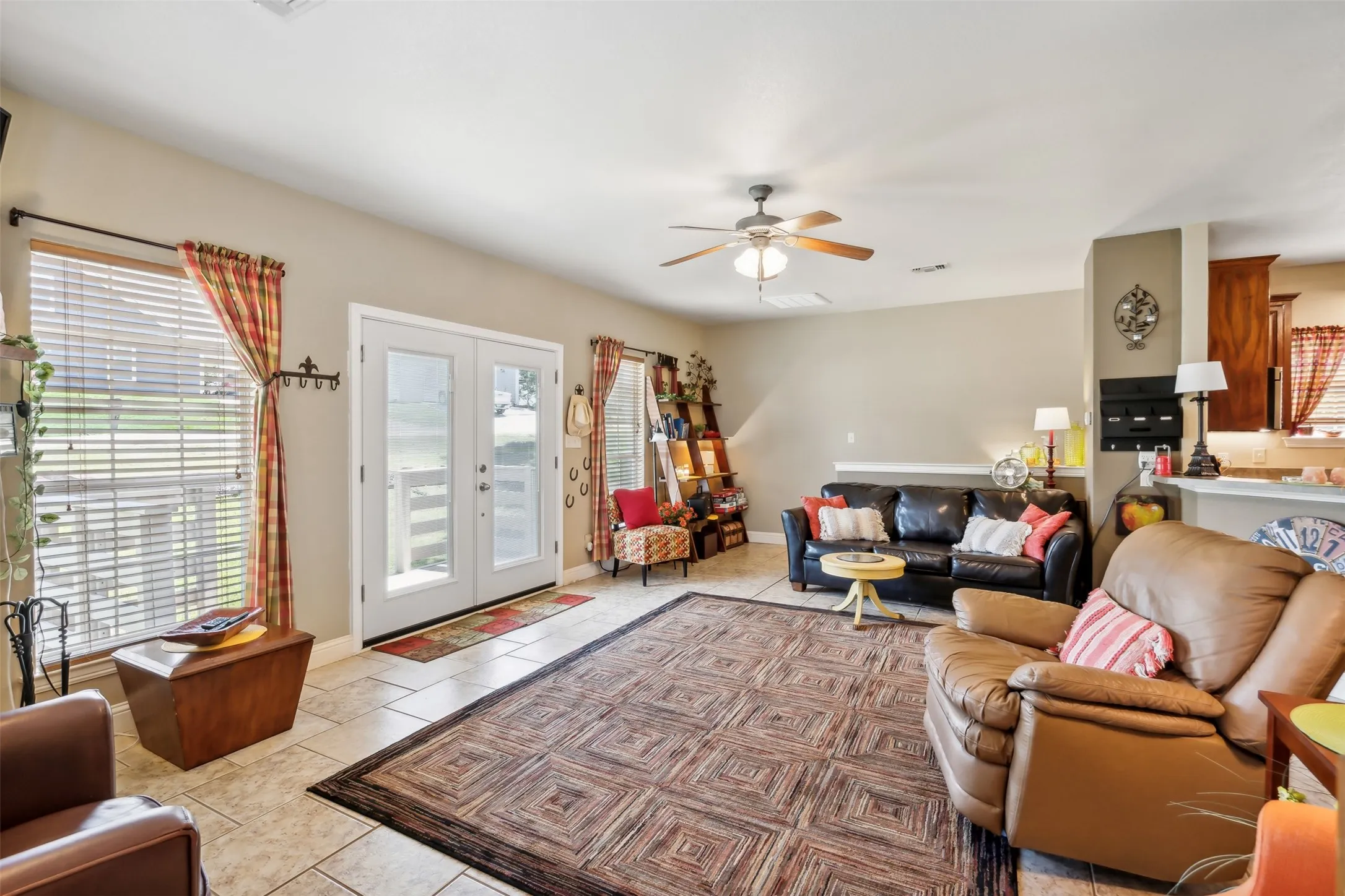 Single Family Residence For Sale in Wise County , 268 Private Road 1758, Chico, Texas 76431, 3 Bedroom, 2 Bathroom, 2 Garage spaces, 1,842 Sqft, built in 2007, Preowned, mls#21231719, Real Estate Agent in Chico, Homes For Sale in Wise county, Homes For Sale in Chico, Realtor in Chico Texas, Real Estate Brokerage Independent Realty Texas, Luminita Cordes Realtor