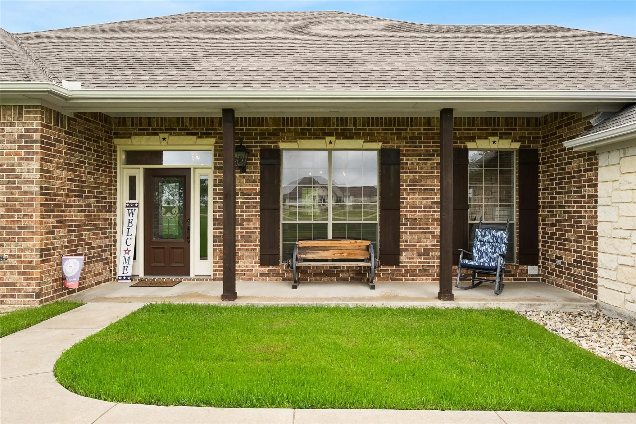 Single Family Residence For Sale in Rockwall County , 281 High Plains Trail, Royse City, Texas 75189, 4 Bedroom, 3 Bathroom, 3 Garage spaces, 2,521 Sqft, built in 2003, Preowned, mls#21217579, Real Estate Agent in Royse City, Homes For Sale in Rockwall county, Homes For Sale in Royse City, Realtor in Royse City Texas, Real Estate Brokerage Independent Realty Texas, Luminita Cordes Realtor