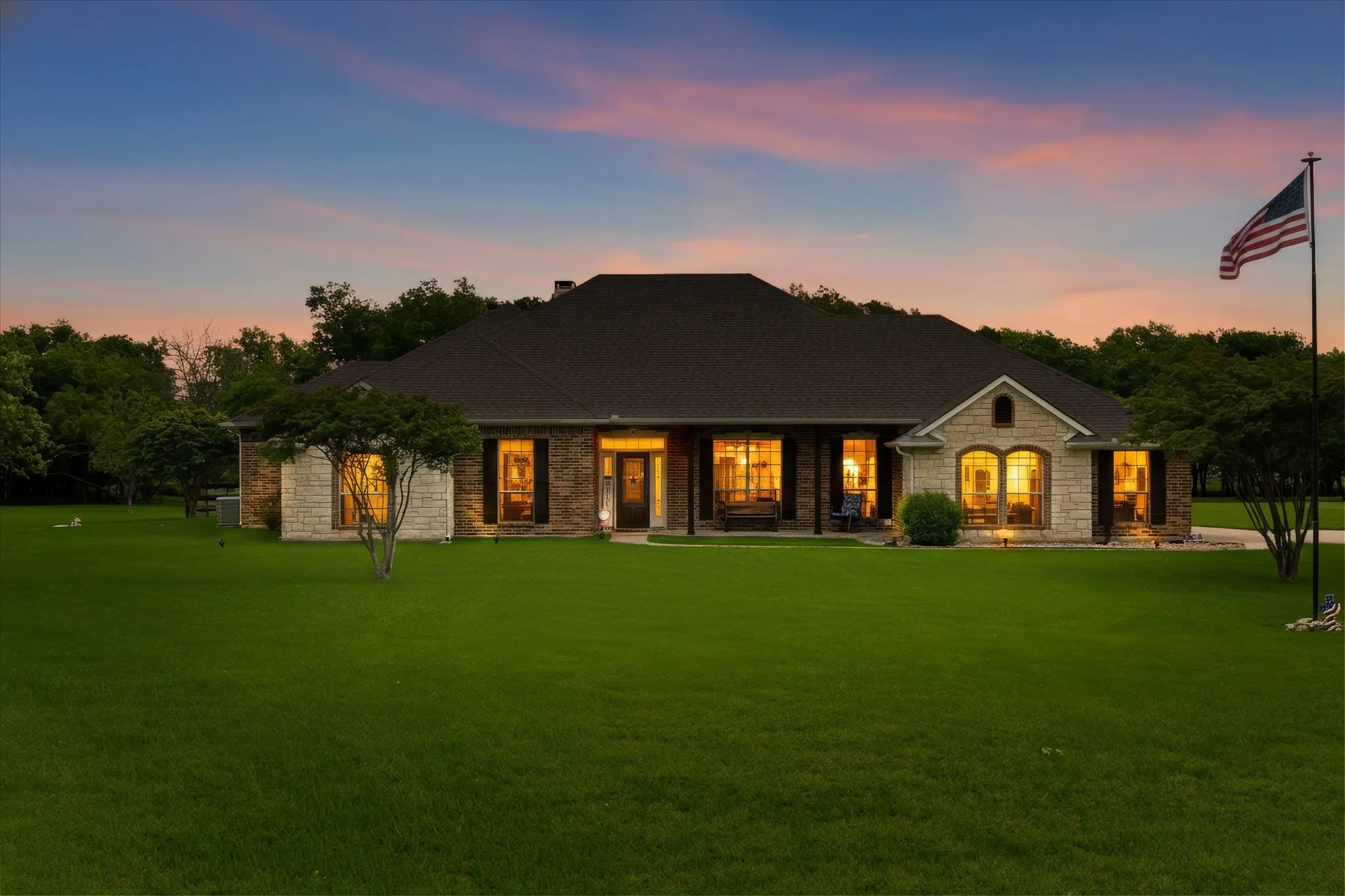 Single Family Residence For Sale in Rockwall County , 281 High Plains Trail, Royse City, Texas 75189, 4 Bedroom, 3 Bathroom, 3 Garage spaces, 2,521 Sqft, built in 2003, Preowned, mls#21217579, Real Estate Agent in Royse City, Homes For Sale in Rockwall county, Homes For Sale in Royse City, Realtor in Royse City Texas, Real Estate Brokerage Independent Realty Texas, Luminita Cordes Realtor
