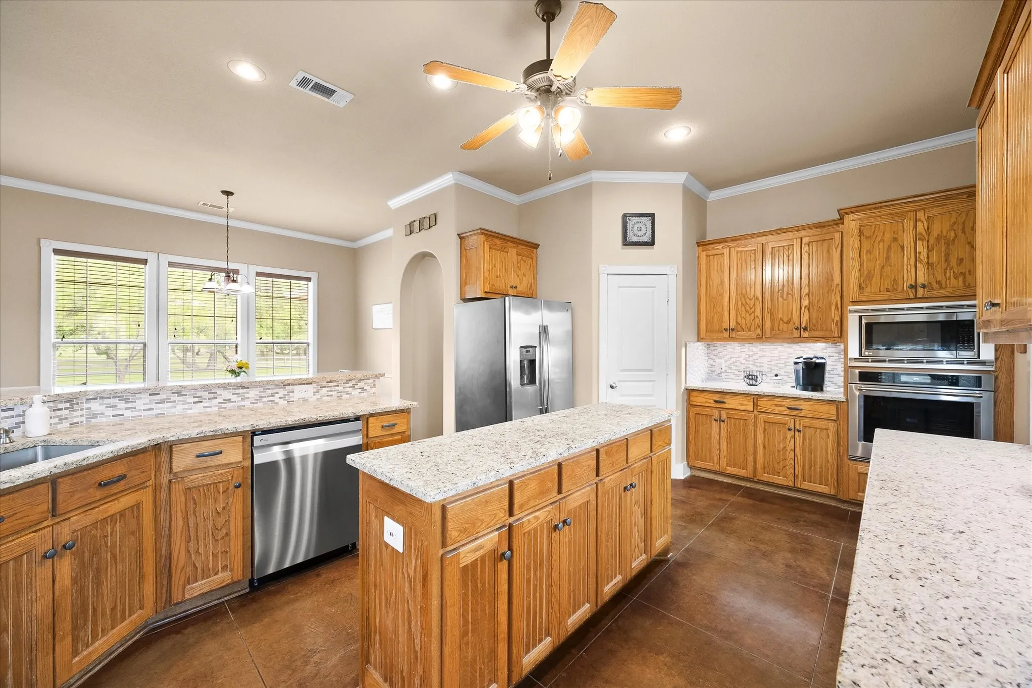 Single Family Residence For Sale in Rockwall County , 281 High Plains Trail, Royse City, Texas 75189, 4 Bedroom, 3 Bathroom, 3 Garage spaces, 2,521 Sqft, built in 2003, Preowned, mls#21217579, Real Estate Agent in Royse City, Homes For Sale in Rockwall county, Homes For Sale in Royse City, Realtor in Royse City Texas, Real Estate Brokerage Independent Realty Texas, Luminita Cordes Realtor