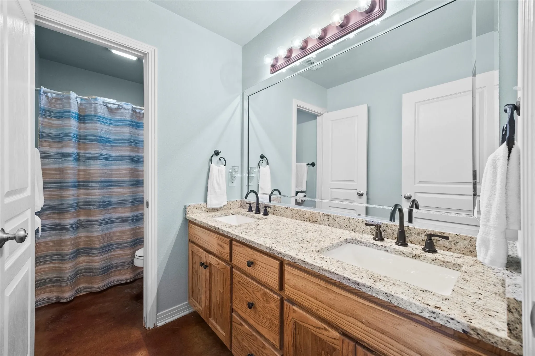 Single Family Residence For Sale in Rockwall County , 281 High Plains Trail, Royse City, Texas 75189, 4 Bedroom, 3 Bathroom, 3 Garage spaces, 2,521 Sqft, built in 2003, Preowned, mls#21217579, Real Estate Agent in Royse City, Homes For Sale in Rockwall county, Homes For Sale in Royse City, Realtor in Royse City Texas, Real Estate Brokerage Independent Realty Texas, Luminita Cordes Realtor