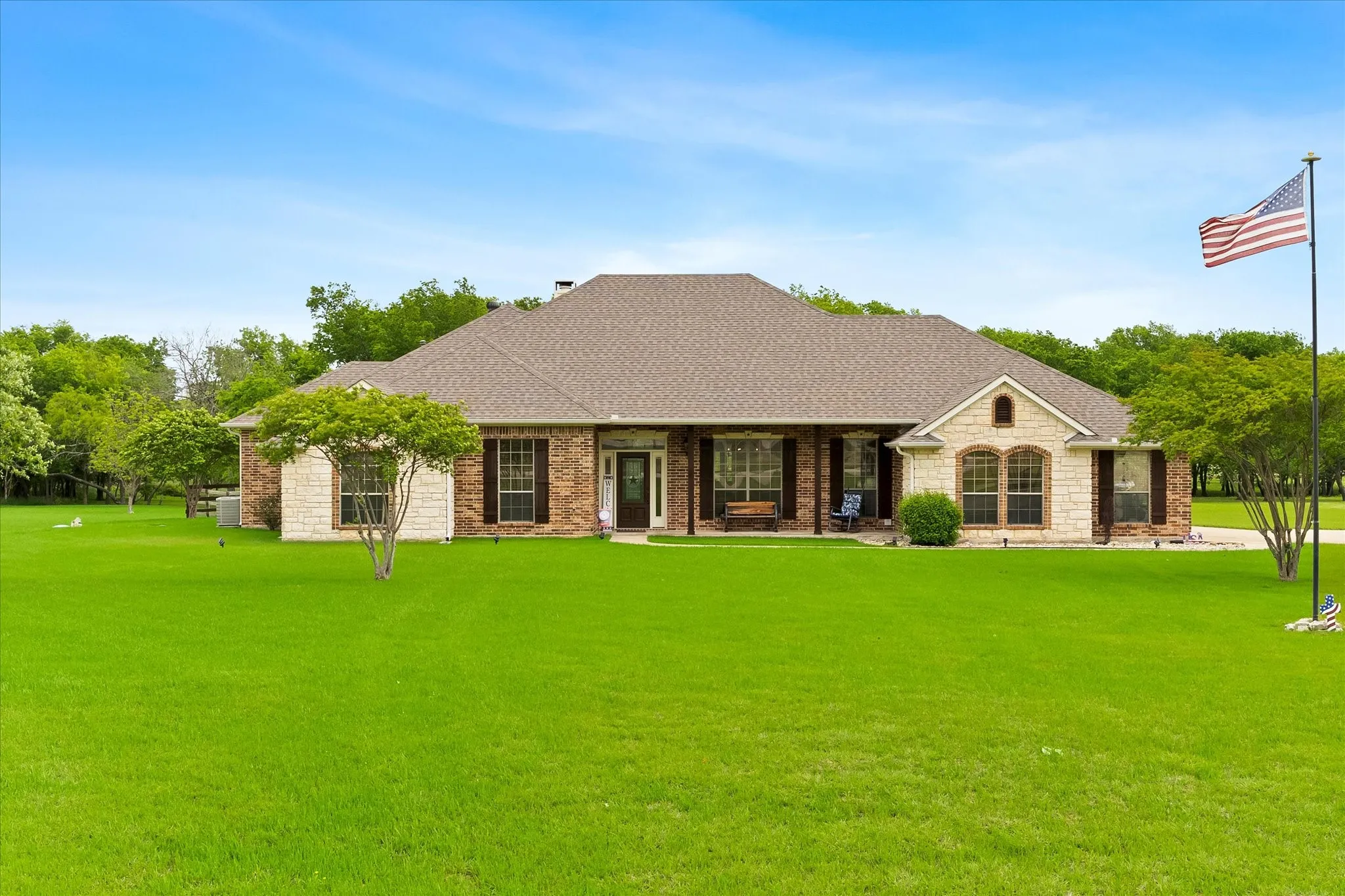 Single Family Residence For Sale in Rockwall County , 281 High Plains Trail, Royse City, Texas 75189, 4 Bedroom, 3 Bathroom, 3 Garage spaces, 2,521 Sqft, built in 2003, Preowned, mls#21217579, Real Estate Agent in Royse City, Homes For Sale in Rockwall county, Homes For Sale in Royse City, Realtor in Royse City Texas, Real Estate Brokerage Independent Realty Texas, Luminita Cordes Realtor