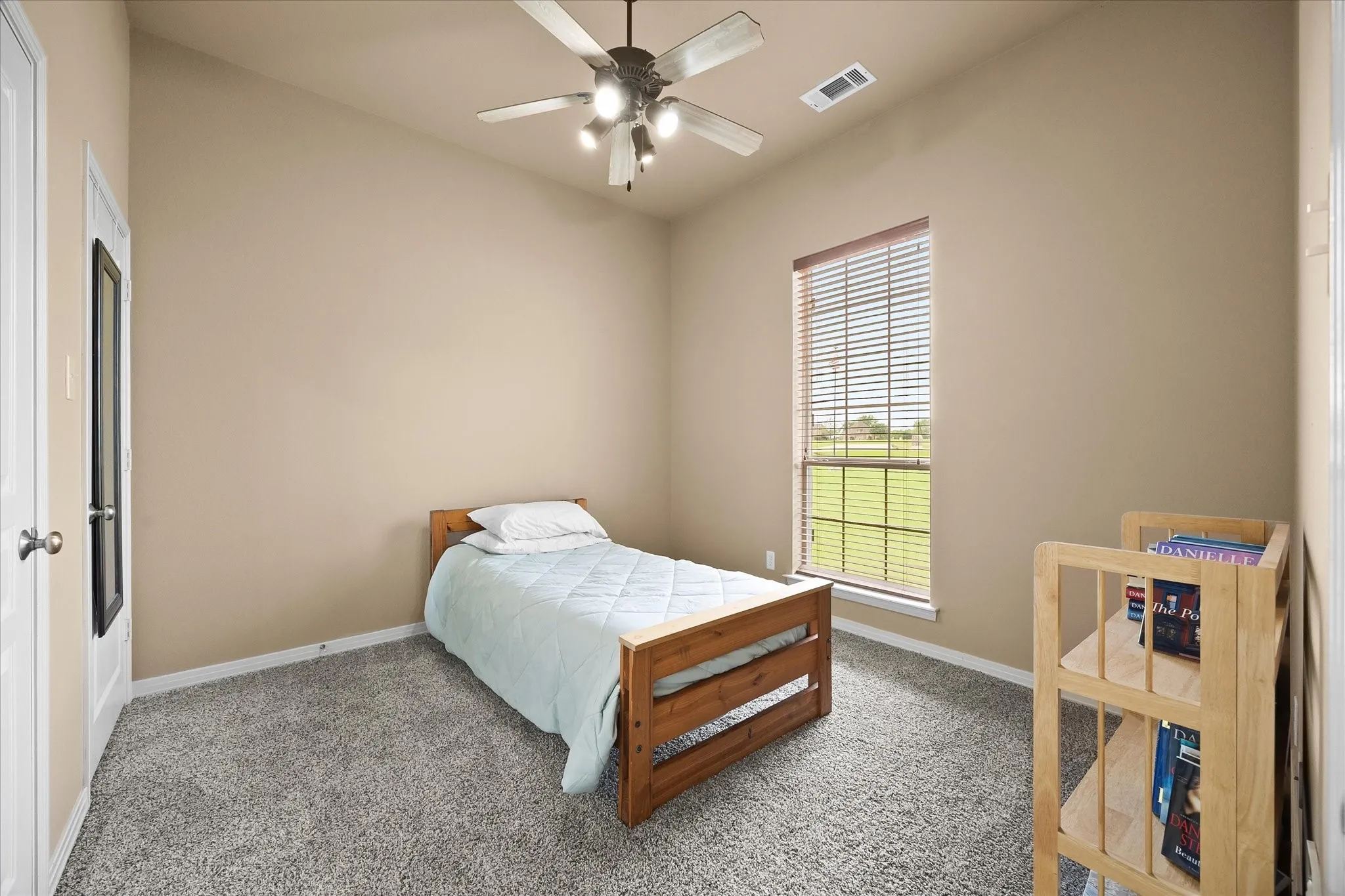 Single Family Residence For Sale in Rockwall County , 281 High Plains Trail, Royse City, Texas 75189, 4 Bedroom, 3 Bathroom, 3 Garage spaces, 2,521 Sqft, built in 2003, Preowned, mls#21217579, Real Estate Agent in Royse City, Homes For Sale in Rockwall county, Homes For Sale in Royse City, Realtor in Royse City Texas, Real Estate Brokerage Independent Realty Texas, Luminita Cordes Realtor