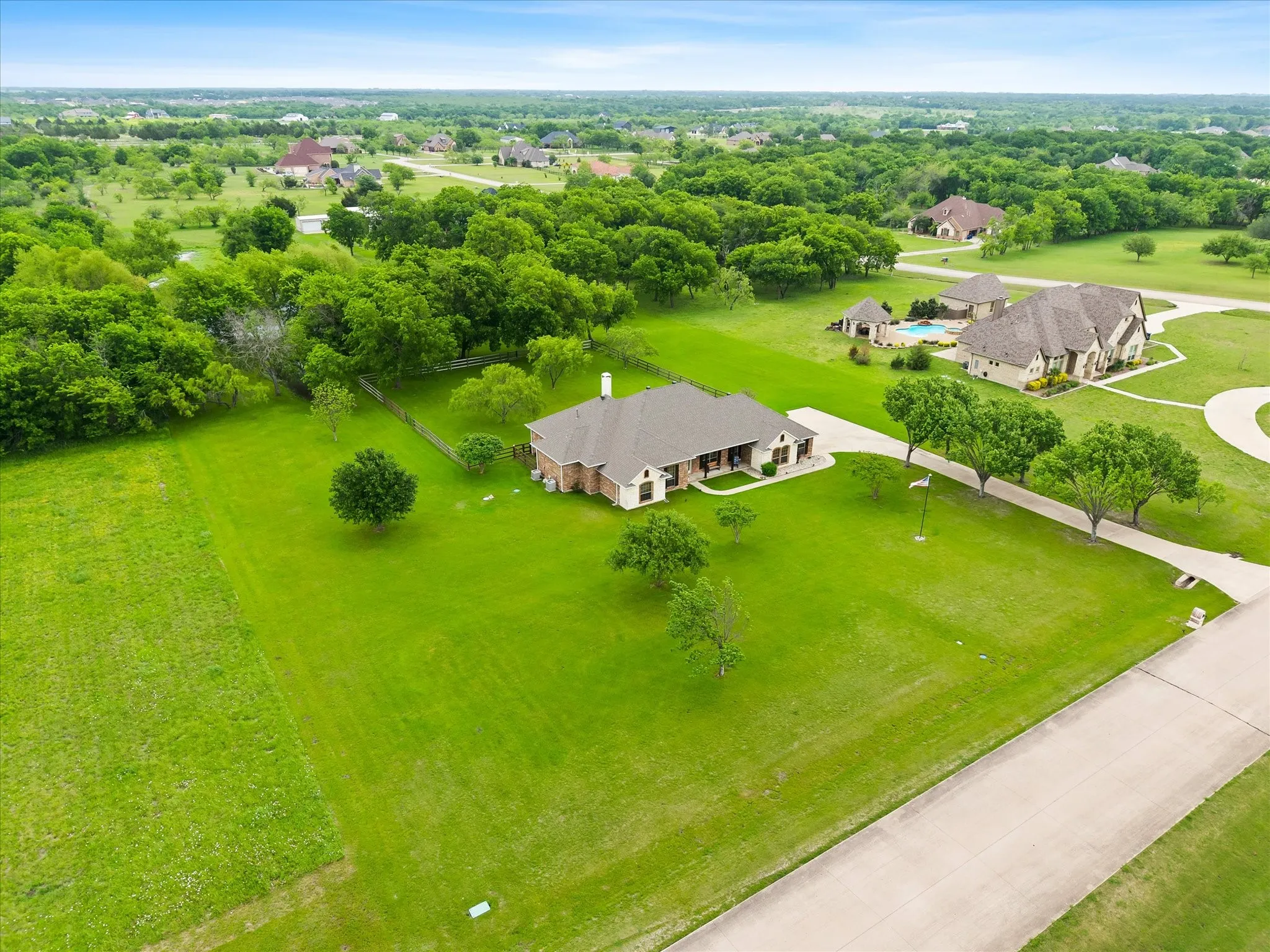 Single Family Residence For Sale in Rockwall County , 281 High Plains Trail, Royse City, Texas 75189, 4 Bedroom, 3 Bathroom, 3 Garage spaces, 2,521 Sqft, built in 2003, Preowned, mls#21217579, Real Estate Agent in Royse City, Homes For Sale in Rockwall county, Homes For Sale in Royse City, Realtor in Royse City Texas, Real Estate Brokerage Independent Realty Texas, Luminita Cordes Realtor