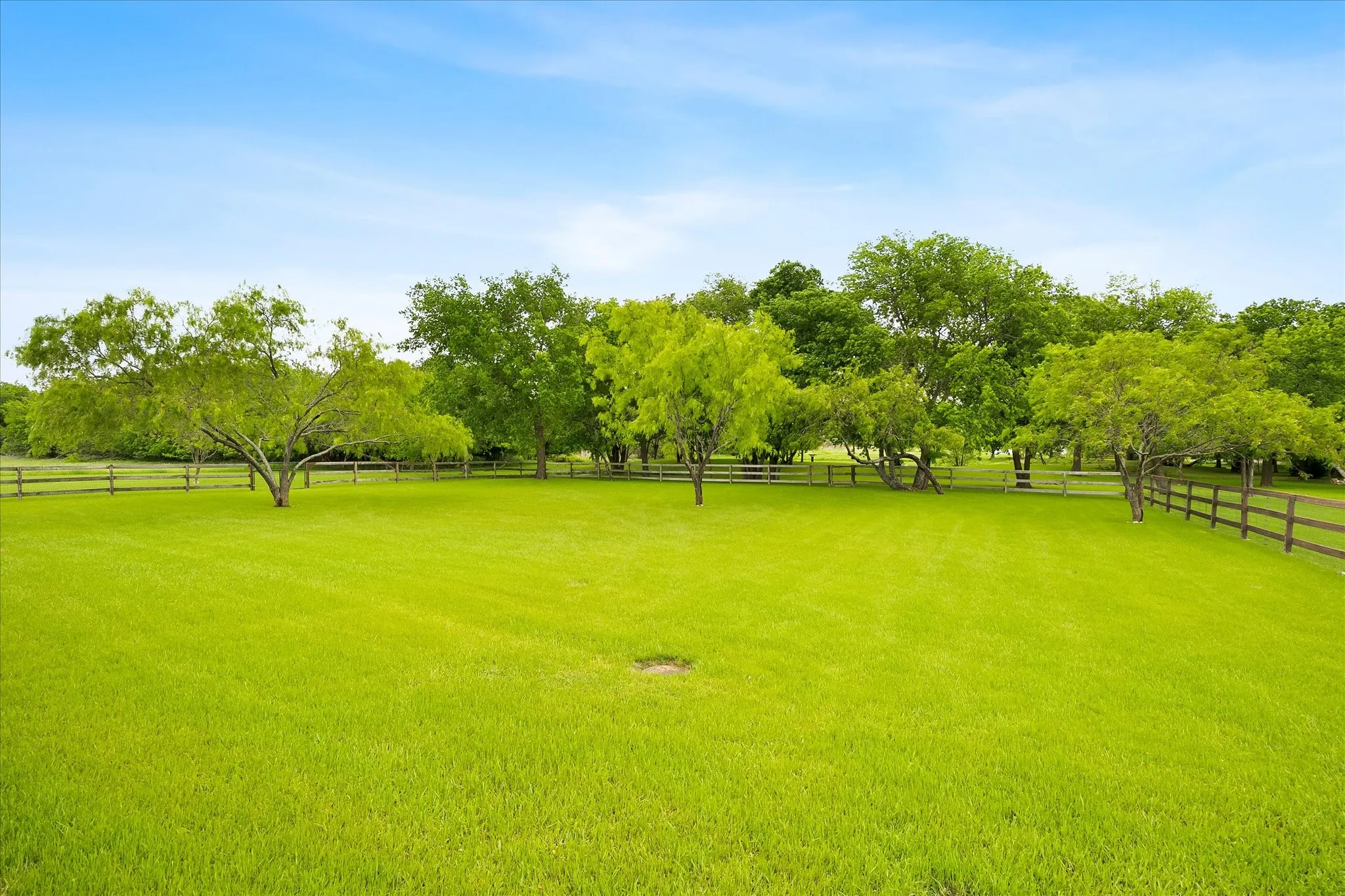 Single Family Residence For Sale in Rockwall County , 281 High Plains Trail, Royse City, Texas 75189, 4 Bedroom, 3 Bathroom, 3 Garage spaces, 2,521 Sqft, built in 2003, Preowned, mls#21217579, Real Estate Agent in Royse City, Homes For Sale in Rockwall county, Homes For Sale in Royse City, Realtor in Royse City Texas, Real Estate Brokerage Independent Realty Texas, Luminita Cordes Realtor