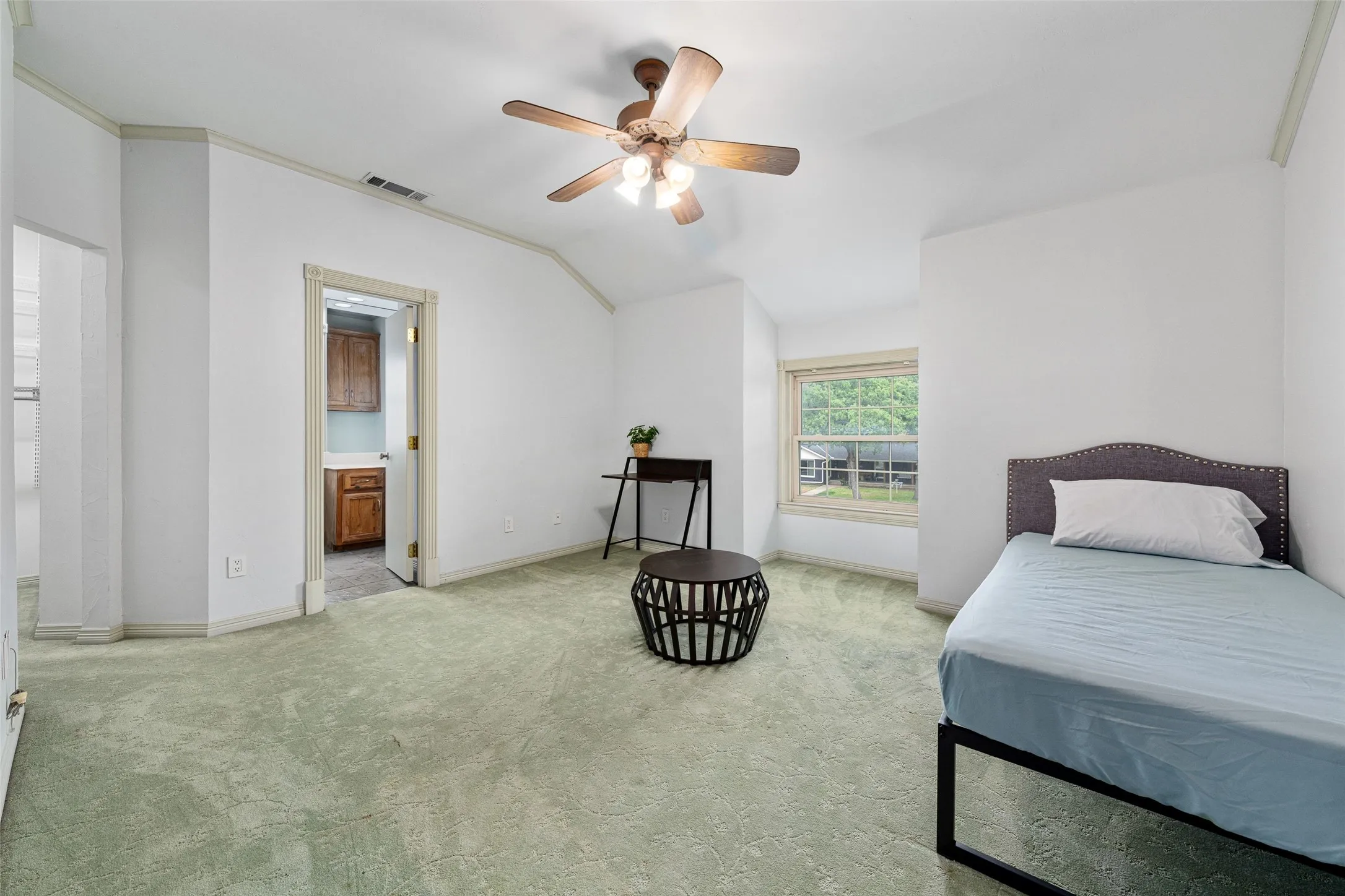 Single Family Residence For Sale in Dallas County , 1513 Canyon Oaks Drive, Irving, Texas 75061, 5 Bedroom, 5 Bathroom, 2 Garage spaces, 4,614 Sqft, built in 2002, Preowned, mls#21241697, Real Estate Agent in Irving, Homes For Sale in Dallas county, Homes For Sale in Irving, Realtor in Irving Texas, Real Estate Brokerage Independent Realty Texas, Luminita Cordes Realtor
