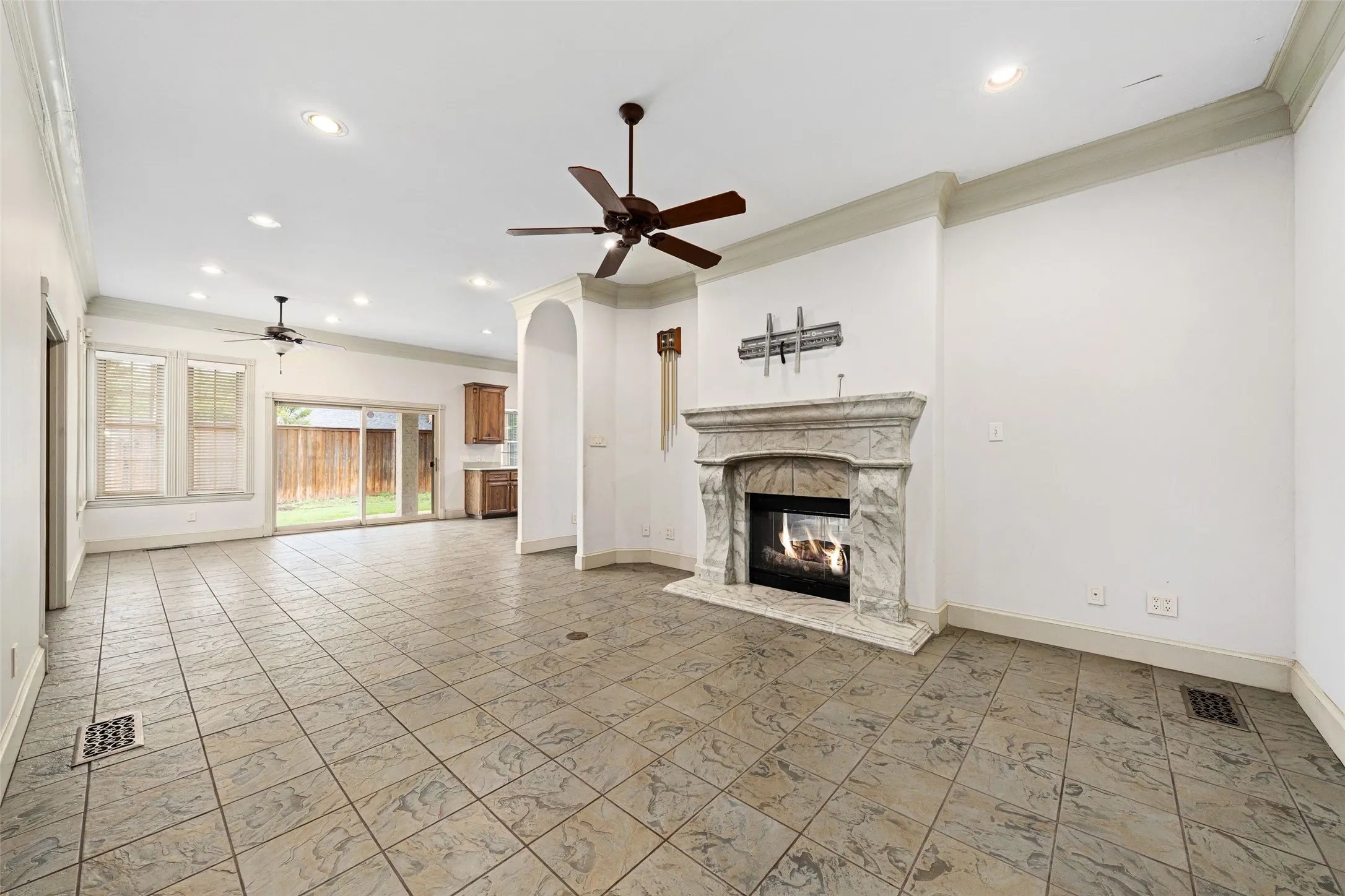 Single Family Residence For Sale in Dallas County , 1513 Canyon Oaks Drive, Irving, Texas 75061, 5 Bedroom, 5 Bathroom, 2 Garage spaces, 4,614 Sqft, built in 2002, Preowned, mls#21241697, Real Estate Agent in Irving, Homes For Sale in Dallas county, Homes For Sale in Irving, Realtor in Irving Texas, Real Estate Brokerage Independent Realty Texas, Luminita Cordes Realtor
