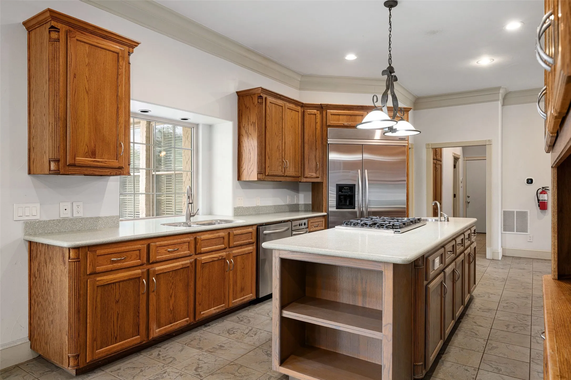 Single Family Residence For Sale in Dallas County , 1513 Canyon Oaks Drive, Irving, Texas 75061, 5 Bedroom, 5 Bathroom, 2 Garage spaces, 4,614 Sqft, built in 2002, Preowned, mls#21241697, Real Estate Agent in Irving, Homes For Sale in Dallas county, Homes For Sale in Irving, Realtor in Irving Texas, Real Estate Brokerage Independent Realty Texas, Luminita Cordes Realtor
