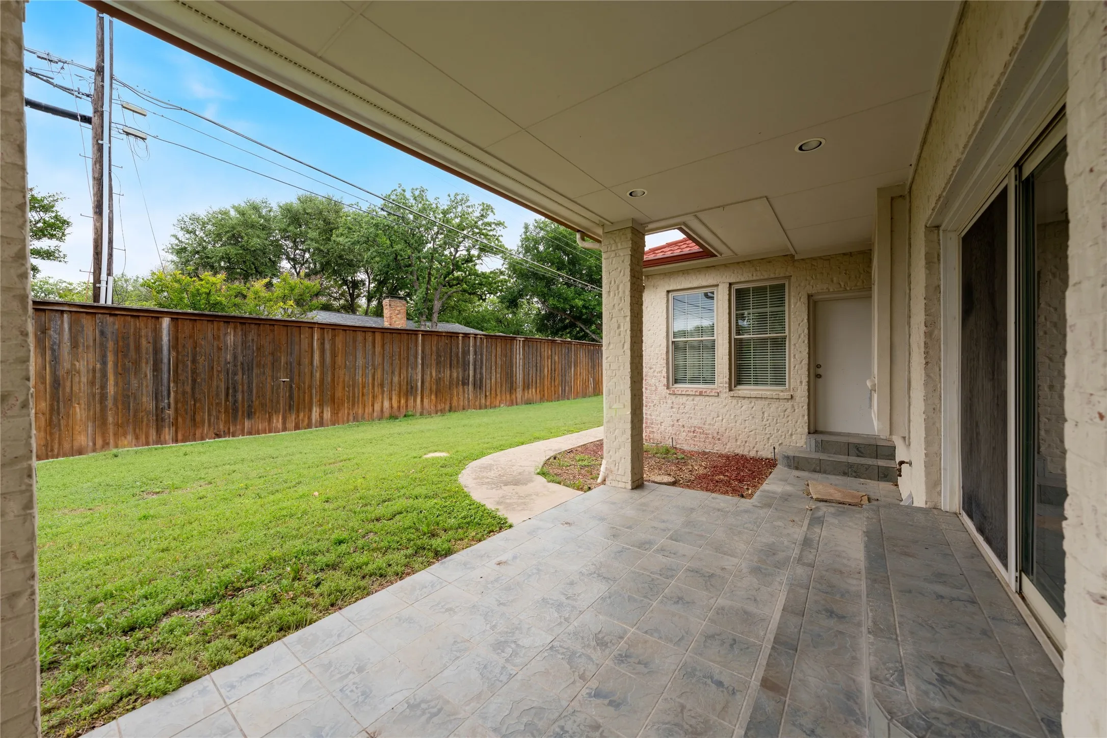 Single Family Residence For Sale in Dallas County , 1513 Canyon Oaks Drive, Irving, Texas 75061, 5 Bedroom, 5 Bathroom, 2 Garage spaces, 4,614 Sqft, built in 2002, Preowned, mls#21241697, Real Estate Agent in Irving, Homes For Sale in Dallas county, Homes For Sale in Irving, Realtor in Irving Texas, Real Estate Brokerage Independent Realty Texas, Luminita Cordes Realtor