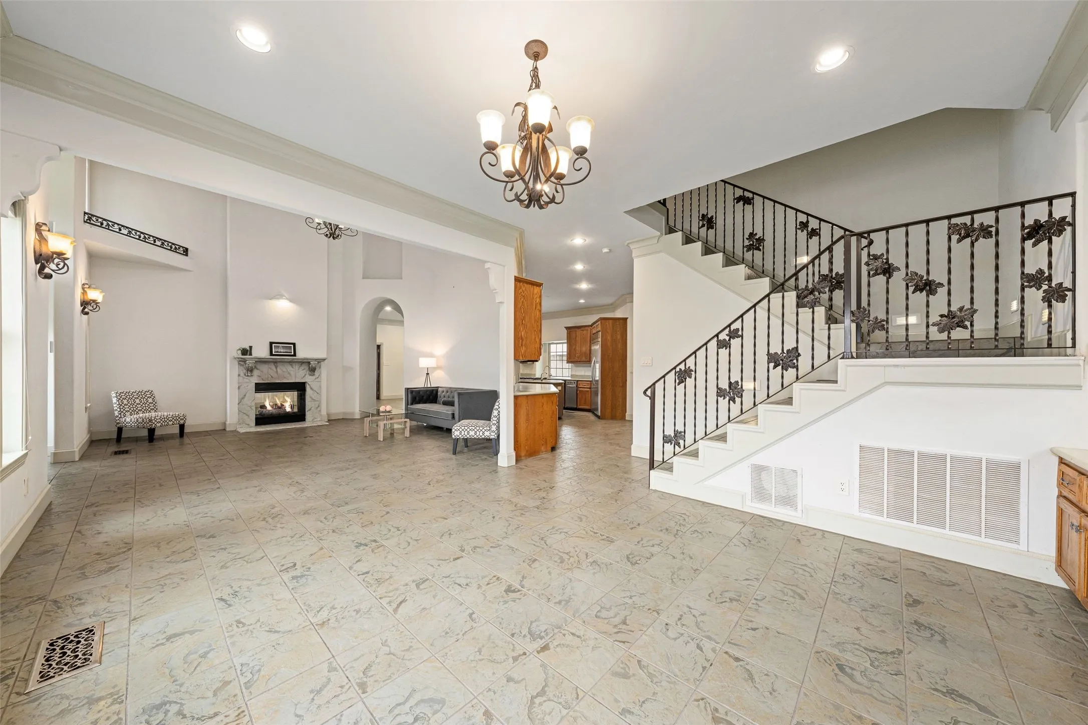 Single Family Residence For Sale in Dallas County , 1513 Canyon Oaks Drive, Irving, Texas 75061, 5 Bedroom, 5 Bathroom, 2 Garage spaces, 4,614 Sqft, built in 2002, Preowned, mls#21241697, Real Estate Agent in Irving, Homes For Sale in Dallas county, Homes For Sale in Irving, Realtor in Irving Texas, Real Estate Brokerage Independent Realty Texas, Luminita Cordes Realtor