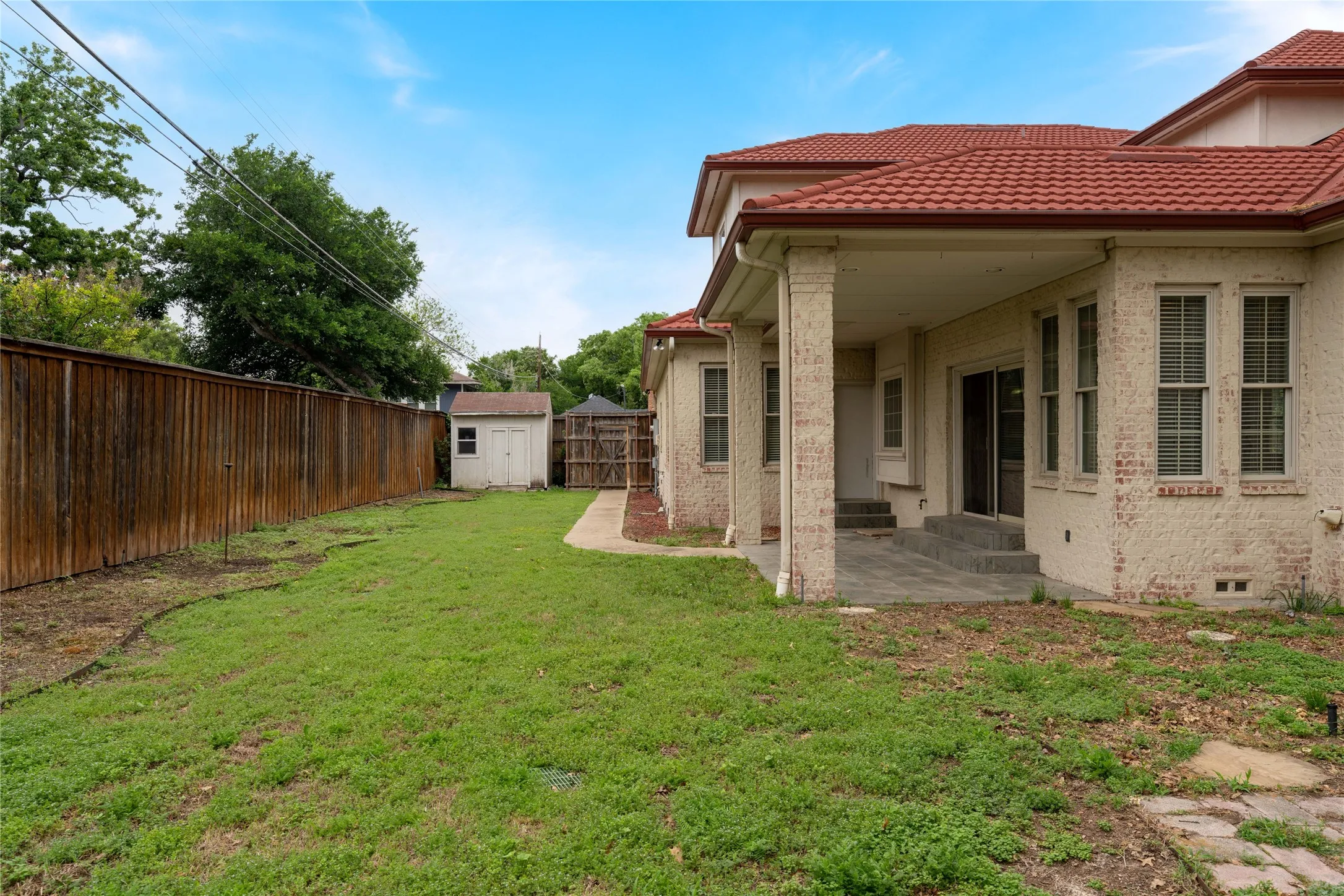 Single Family Residence For Sale in Dallas County , 1513 Canyon Oaks Drive, Irving, Texas 75061, 5 Bedroom, 5 Bathroom, 2 Garage spaces, 4,614 Sqft, built in 2002, Preowned, mls#21241697, Real Estate Agent in Irving, Homes For Sale in Dallas county, Homes For Sale in Irving, Realtor in Irving Texas, Real Estate Brokerage Independent Realty Texas, Luminita Cordes Realtor