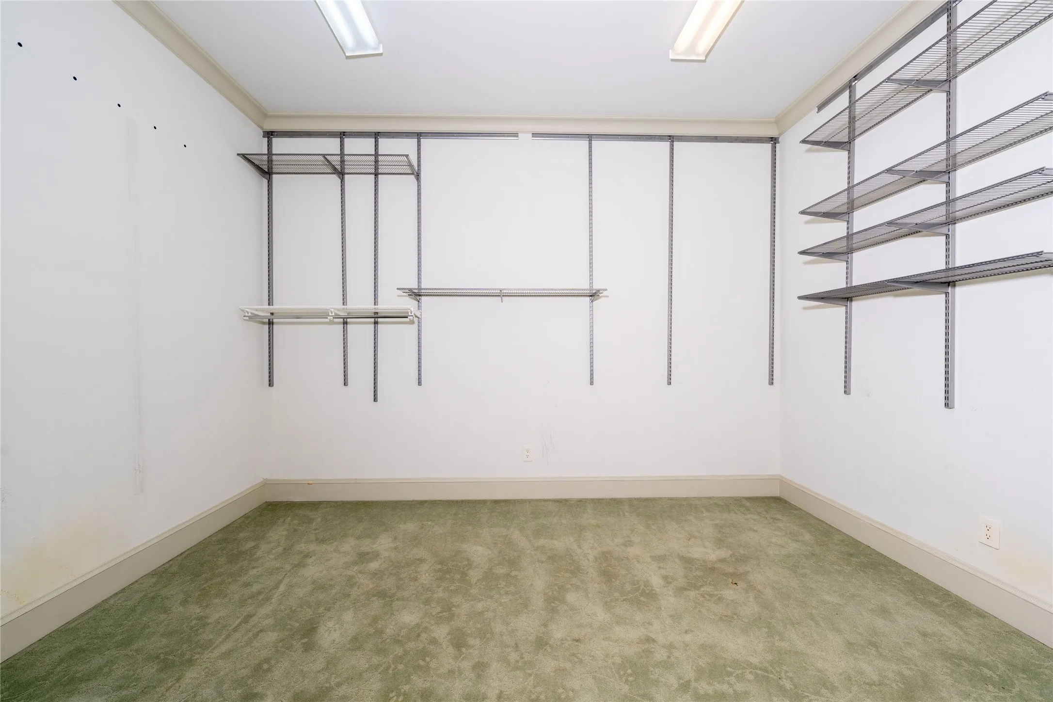 Single Family Residence For Sale in Dallas County , 1513 Canyon Oaks Drive, Irving, Texas 75061, 5 Bedroom, 5 Bathroom, 2 Garage spaces, 4,614 Sqft, built in 2002, Preowned, mls#21241697, Real Estate Agent in Irving, Homes For Sale in Dallas county, Homes For Sale in Irving, Realtor in Irving Texas, Real Estate Brokerage Independent Realty Texas, Luminita Cordes Realtor