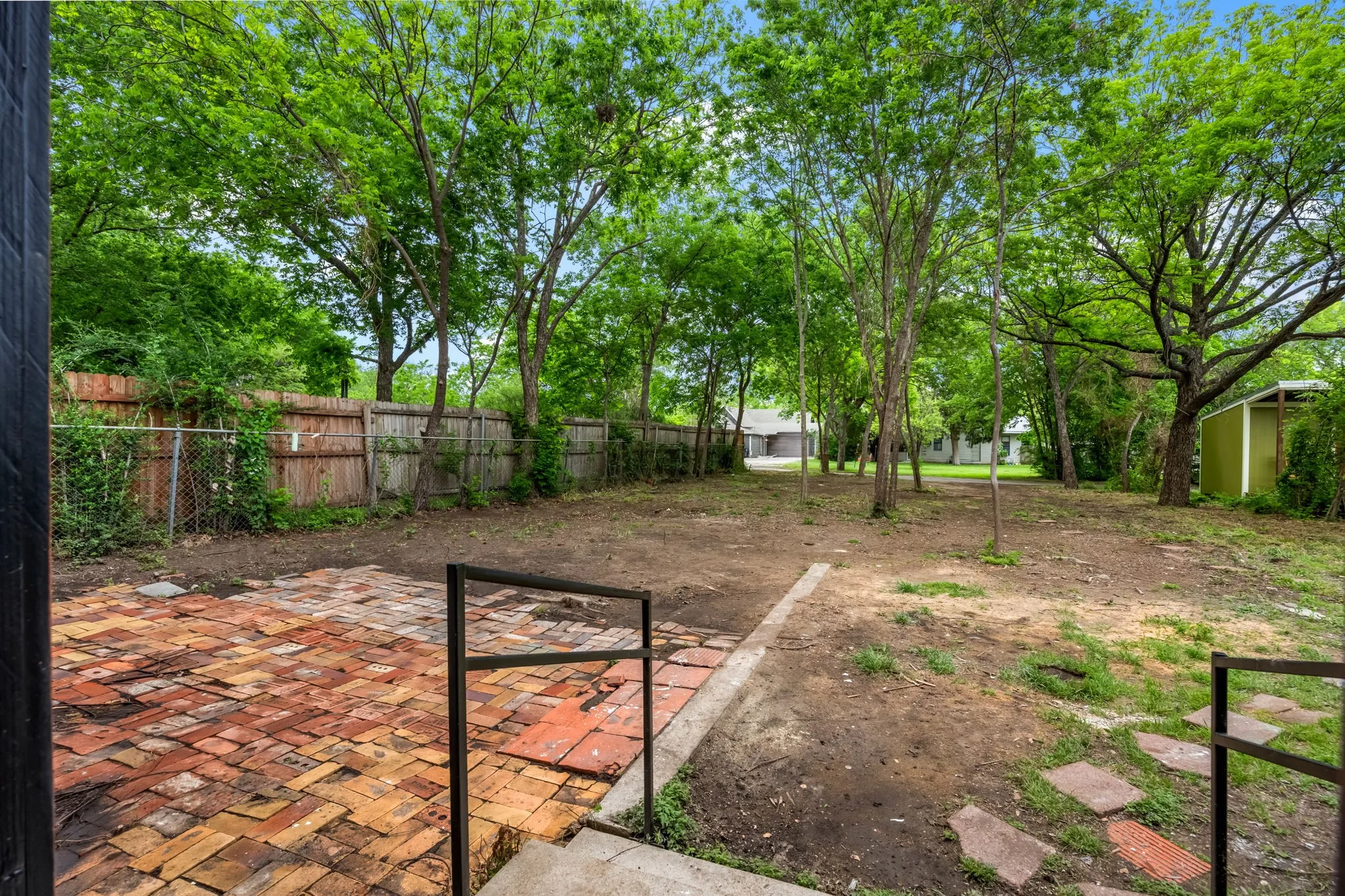 Single Family Residence For Sale in Denton County , 1014 Bolivar Street, Denton, Texas 76201, 3 Bedroom, 2 Bathroom, Garage spaces, 1,822 Sqft, built in 1959, Preowned, mls#21241522, Real Estate Agent in Denton, Homes For Sale in Denton county, Homes For Sale in Denton, Realtor in Denton Texas, Real Estate Brokerage Independent Realty Texas, Luminita Cordes Realtor