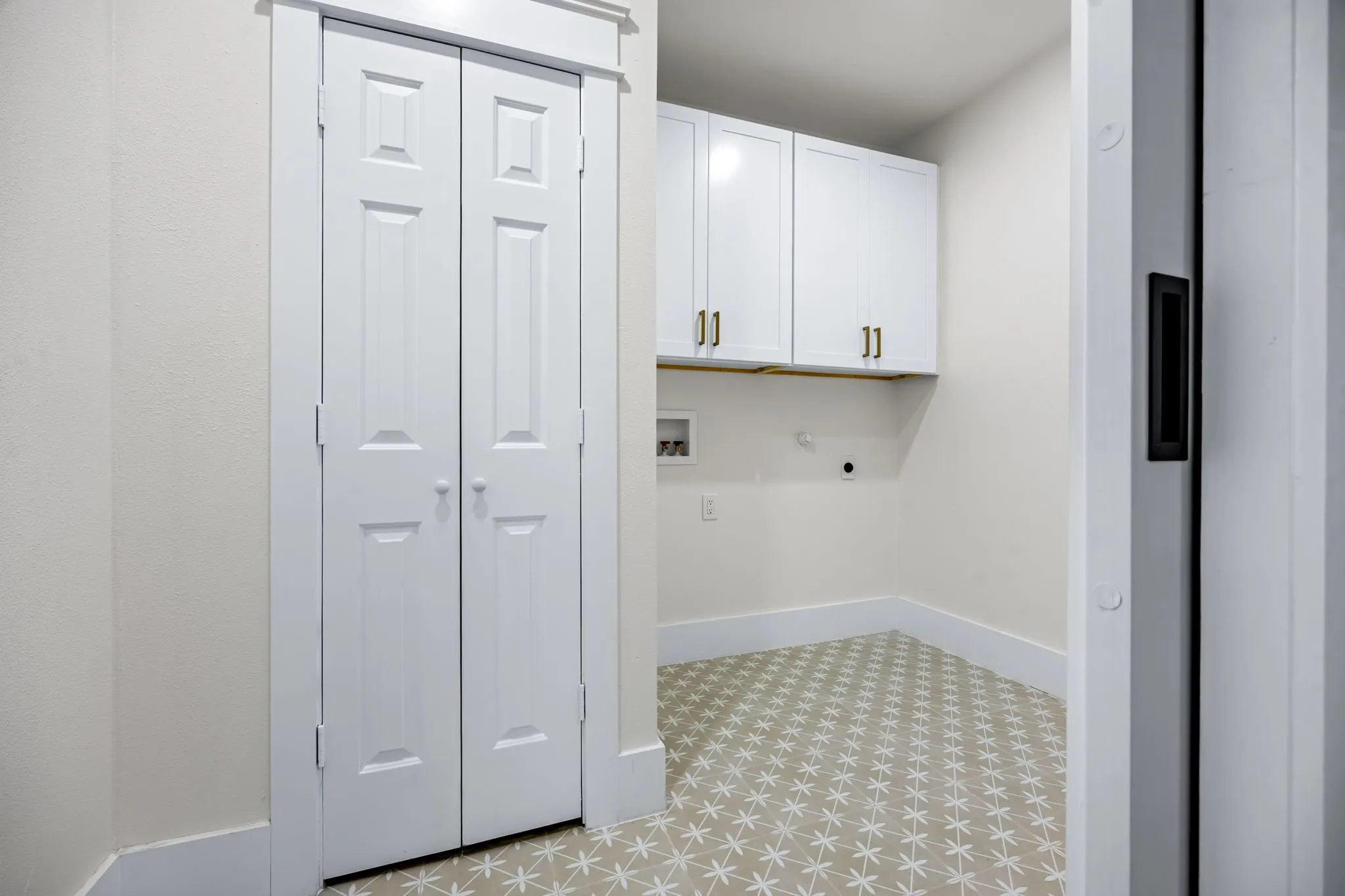 Single Family Residence For Sale in Denton County , 1014 Bolivar Street, Denton, Texas 76201, 3 Bedroom, 2 Bathroom, Garage spaces, 1,822 Sqft, built in 1959, Preowned, mls#21241522, Real Estate Agent in Denton, Homes For Sale in Denton county, Homes For Sale in Denton, Realtor in Denton Texas, Real Estate Brokerage Independent Realty Texas, Luminita Cordes Realtor