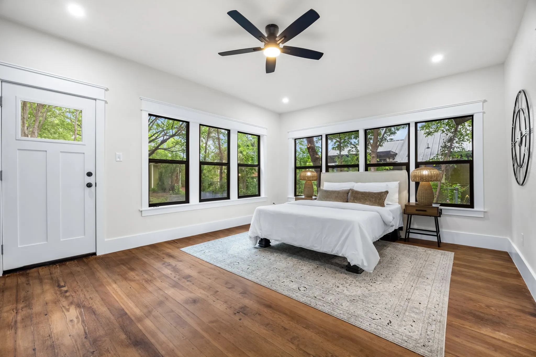 Single Family Residence For Sale in Denton County , 1014 Bolivar Street, Denton, Texas 76201, 3 Bedroom, 2 Bathroom, Garage spaces, 1,822 Sqft, built in 1959, Preowned, mls#21241522, Real Estate Agent in Denton, Homes For Sale in Denton county, Homes For Sale in Denton, Realtor in Denton Texas, Real Estate Brokerage Independent Realty Texas, Luminita Cordes Realtor