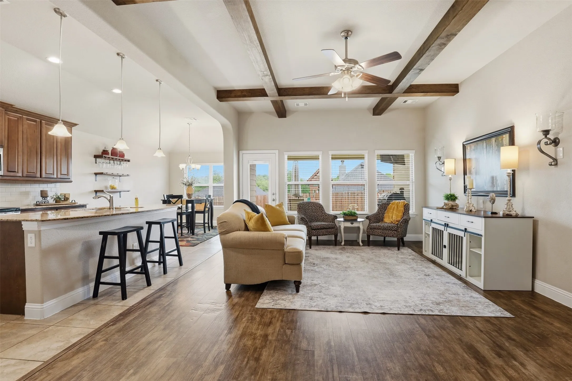 Single Family Residence For Sale in Parker County , 3017 Ridgemont Court, Weatherford, Texas 76086, 3 Bedroom, 3 Bathroom, 2 Garage spaces, 2,065 Sqft, built in 2018, mls#21241758, Real Estate Agent in Weatherford, Homes For Sale in Parker county, Homes For Sale in Weatherford, Realtor in Weatherford Texas, Real Estate Brokerage Independent Realty Texas, Luminita Cordes Realtor