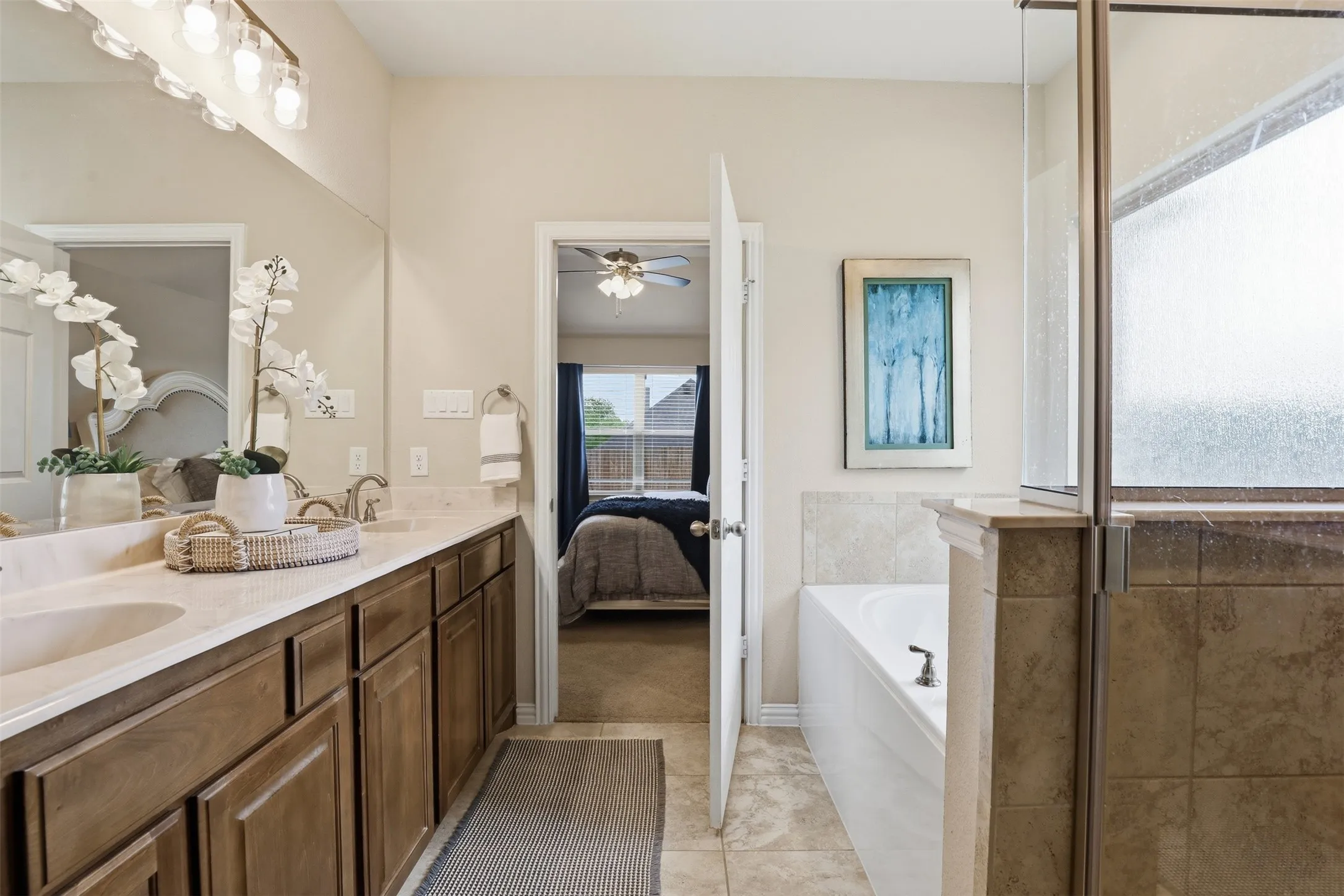 Single Family Residence For Sale in Parker County , 3017 Ridgemont Court, Weatherford, Texas 76086, 3 Bedroom, 3 Bathroom, 2 Garage spaces, 2,065 Sqft, built in 2018, mls#21241758, Real Estate Agent in Weatherford, Homes For Sale in Parker county, Homes For Sale in Weatherford, Realtor in Weatherford Texas, Real Estate Brokerage Independent Realty Texas, Luminita Cordes Realtor