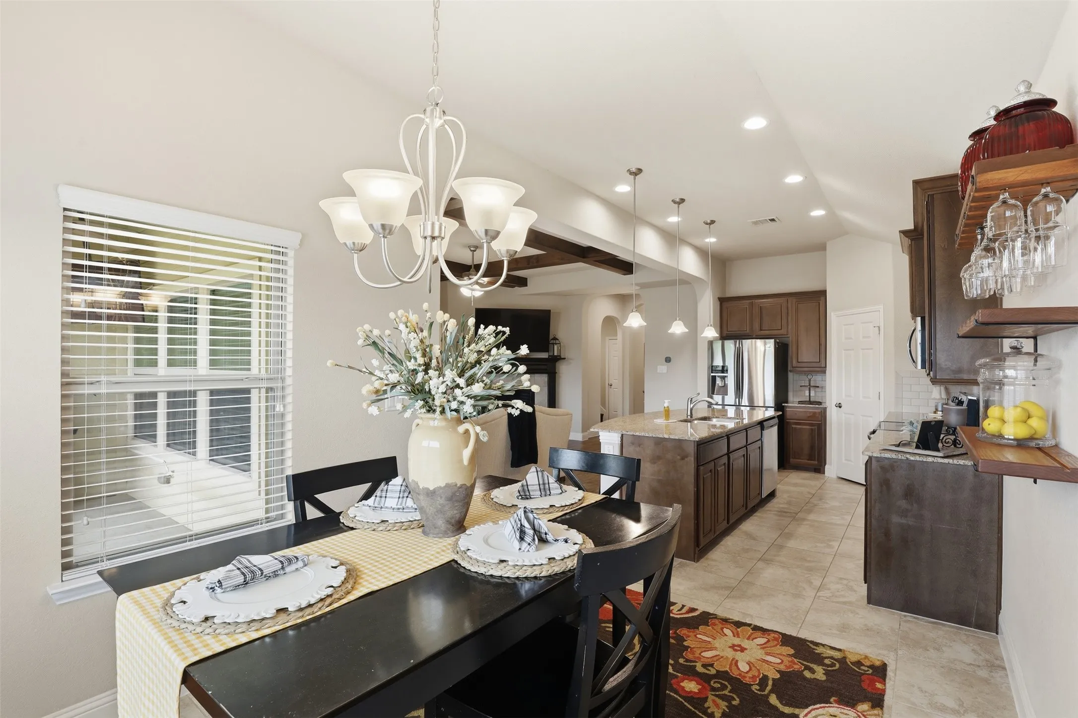 Single Family Residence For Sale in Parker County , 3017 Ridgemont Court, Weatherford, Texas 76086, 3 Bedroom, 3 Bathroom, 2 Garage spaces, 2,065 Sqft, built in 2018, mls#21241758, Real Estate Agent in Weatherford, Homes For Sale in Parker county, Homes For Sale in Weatherford, Realtor in Weatherford Texas, Real Estate Brokerage Independent Realty Texas, Luminita Cordes Realtor
