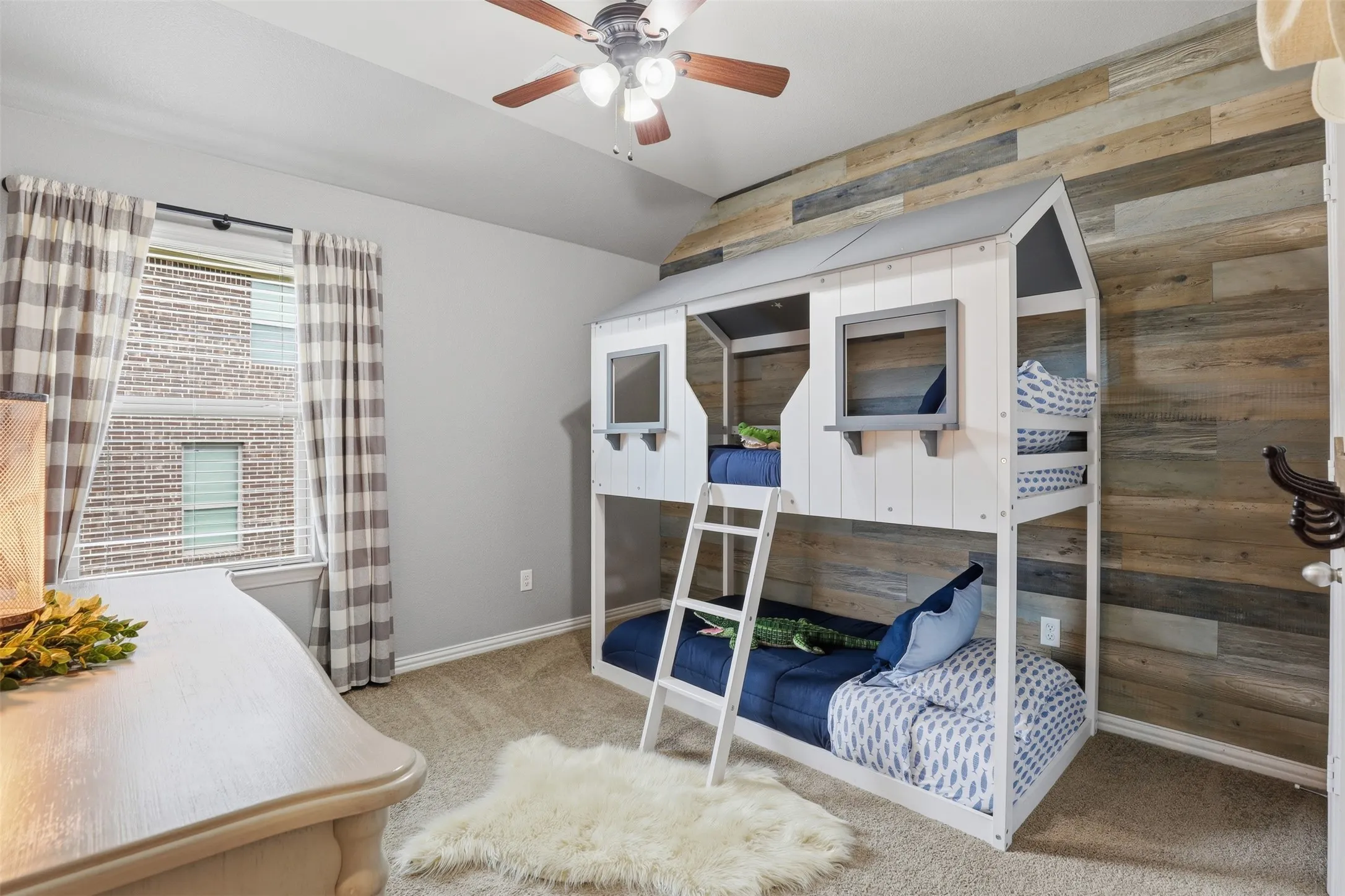 Single Family Residence For Sale in Parker County , 3017 Ridgemont Court, Weatherford, Texas 76086, 3 Bedroom, 3 Bathroom, 2 Garage spaces, 2,065 Sqft, built in 2018, mls#21241758, Real Estate Agent in Weatherford, Homes For Sale in Parker county, Homes For Sale in Weatherford, Realtor in Weatherford Texas, Real Estate Brokerage Independent Realty Texas, Luminita Cordes Realtor