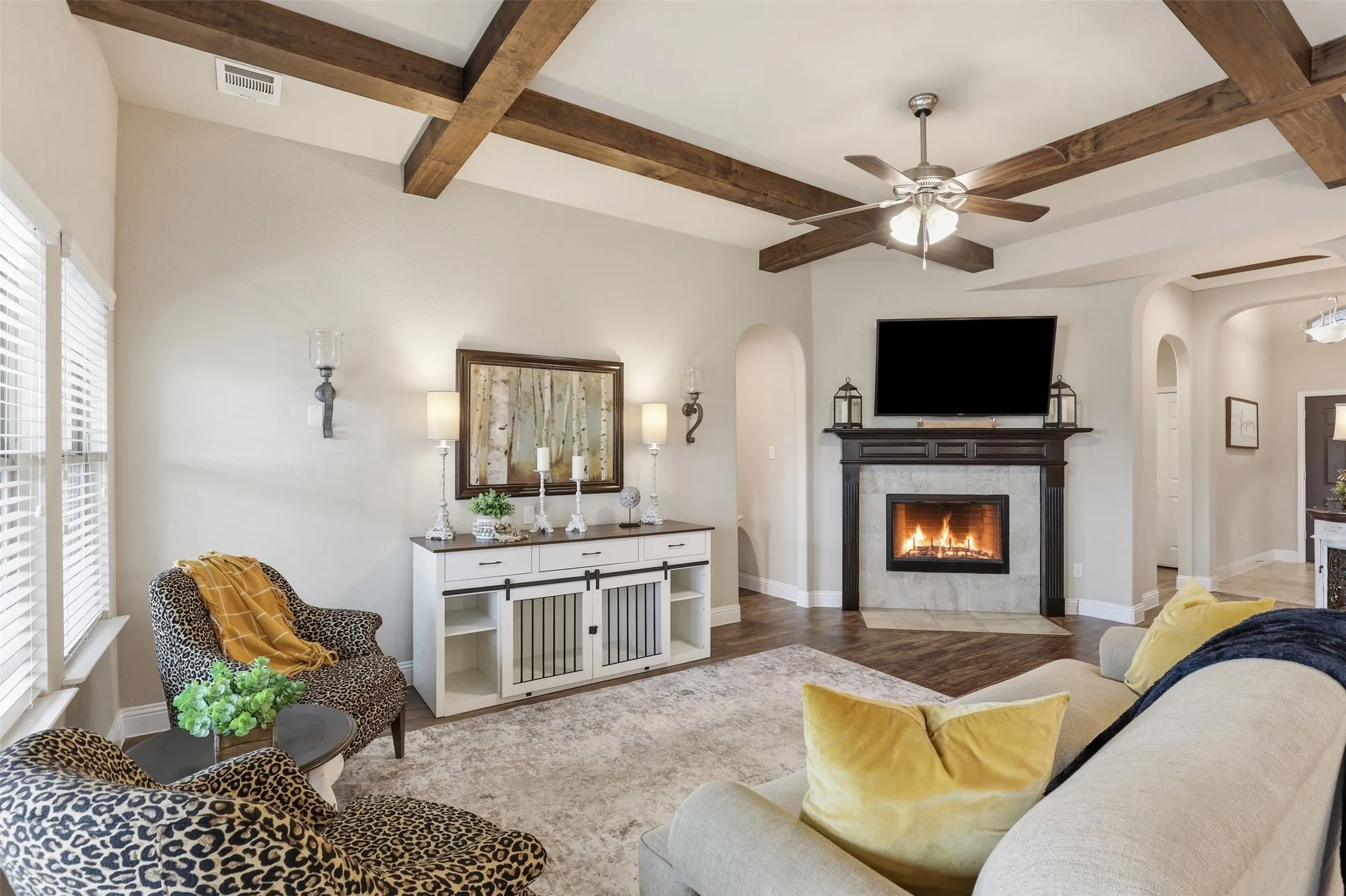Single Family Residence For Sale in Parker County , 3017 Ridgemont Court, Weatherford, Texas 76086, 3 Bedroom, 3 Bathroom, 2 Garage spaces, 2,065 Sqft, built in 2018, mls#21241758, Real Estate Agent in Weatherford, Homes For Sale in Parker county, Homes For Sale in Weatherford, Realtor in Weatherford Texas, Real Estate Brokerage Independent Realty Texas, Luminita Cordes Realtor