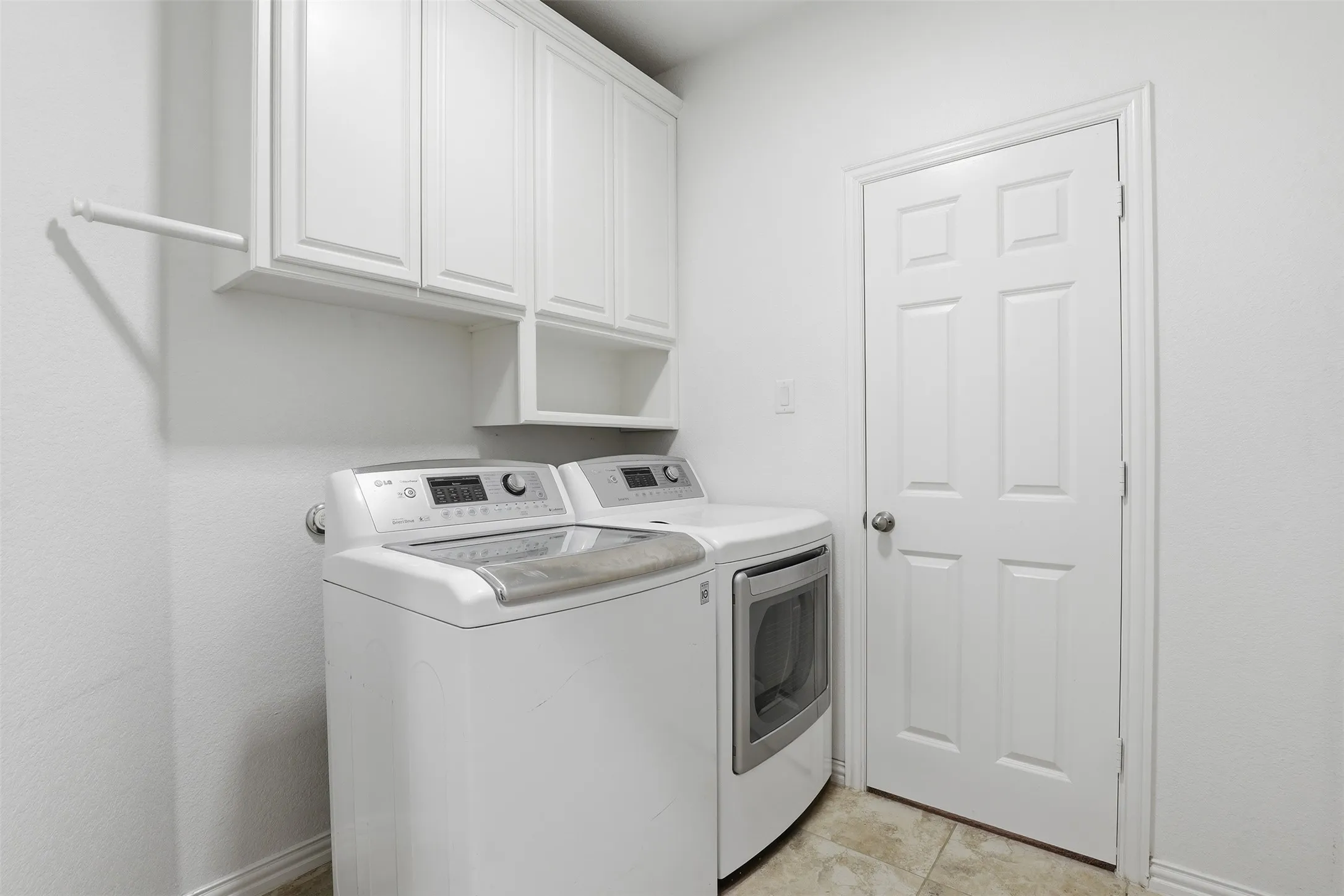 Single Family Residence For Sale in Parker County , 3017 Ridgemont Court, Weatherford, Texas 76086, 3 Bedroom, 3 Bathroom, 2 Garage spaces, 2,065 Sqft, built in 2018, mls#21241758, Real Estate Agent in Weatherford, Homes For Sale in Parker county, Homes For Sale in Weatherford, Realtor in Weatherford Texas, Real Estate Brokerage Independent Realty Texas, Luminita Cordes Realtor