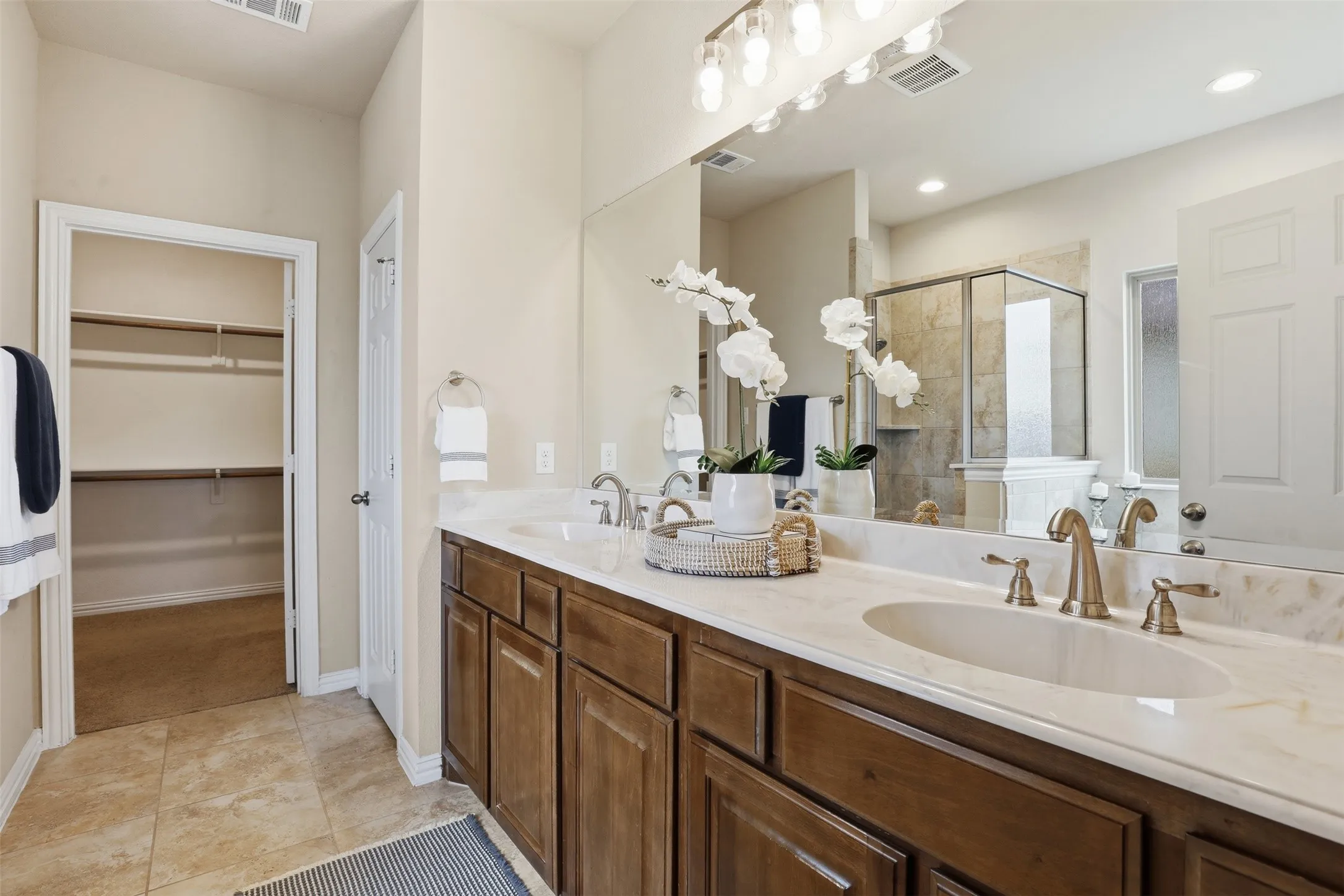 Single Family Residence For Sale in Parker County , 3017 Ridgemont Court, Weatherford, Texas 76086, 3 Bedroom, 3 Bathroom, 2 Garage spaces, 2,065 Sqft, built in 2018, mls#21241758, Real Estate Agent in Weatherford, Homes For Sale in Parker county, Homes For Sale in Weatherford, Realtor in Weatherford Texas, Real Estate Brokerage Independent Realty Texas, Luminita Cordes Realtor