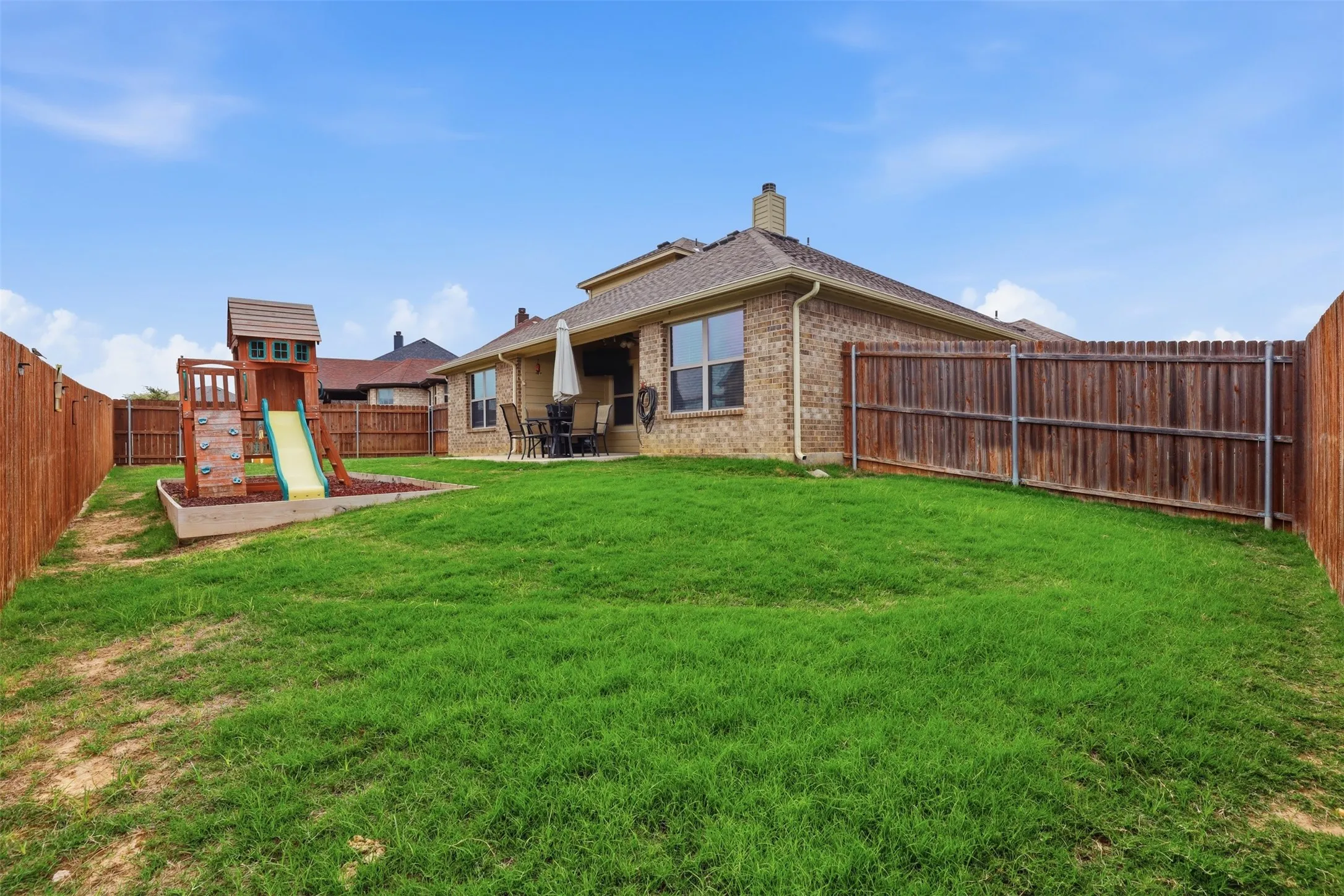 Single Family Residence For Sale in Parker County , 3017 Ridgemont Court, Weatherford, Texas 76086, 3 Bedroom, 3 Bathroom, 2 Garage spaces, 2,065 Sqft, built in 2018, mls#21241758, Real Estate Agent in Weatherford, Homes For Sale in Parker county, Homes For Sale in Weatherford, Realtor in Weatherford Texas, Real Estate Brokerage Independent Realty Texas, Luminita Cordes Realtor