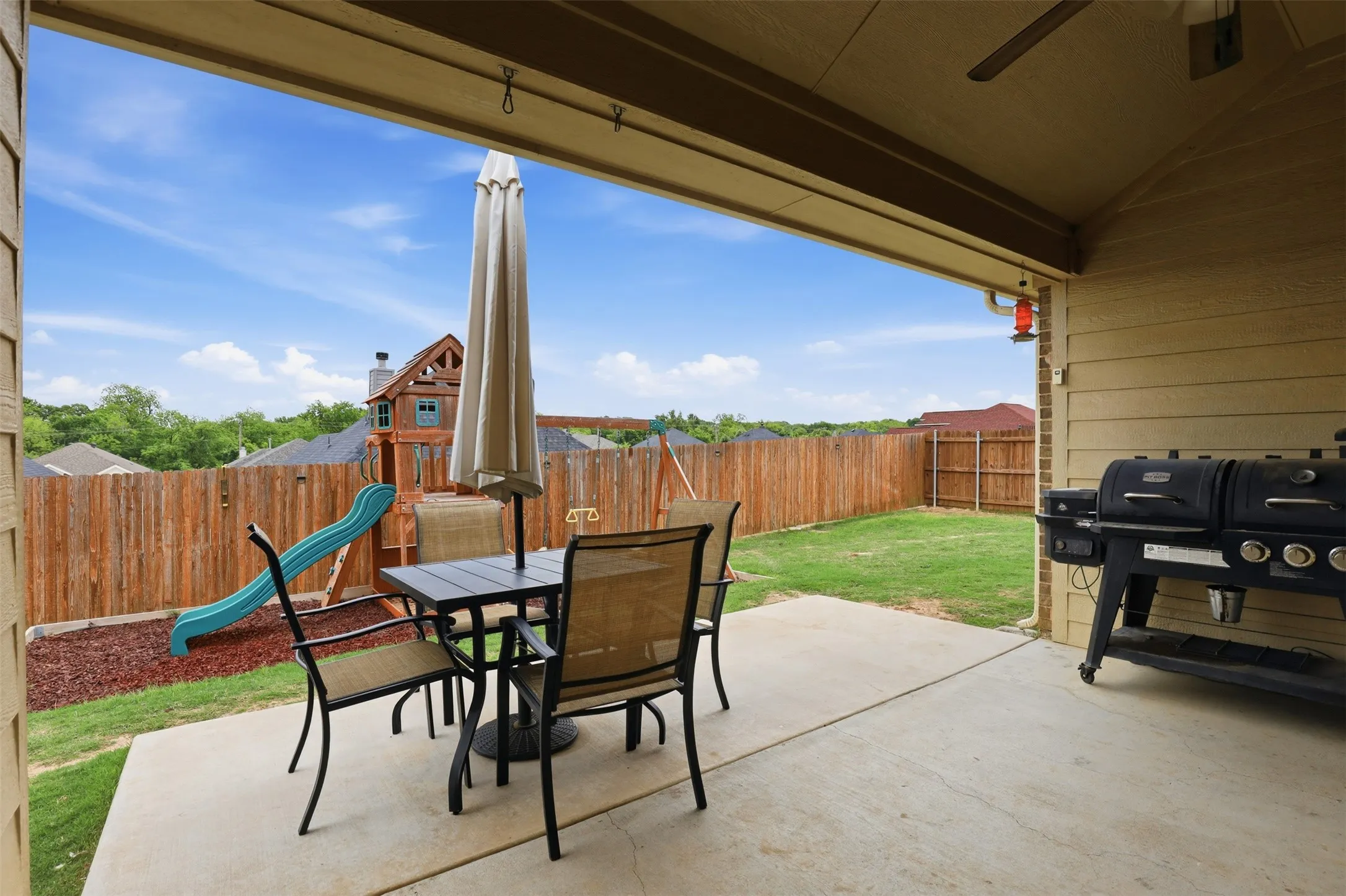 Single Family Residence For Sale in Parker County , 3017 Ridgemont Court, Weatherford, Texas 76086, 3 Bedroom, 3 Bathroom, 2 Garage spaces, 2,065 Sqft, built in 2018, mls#21241758, Real Estate Agent in Weatherford, Homes For Sale in Parker county, Homes For Sale in Weatherford, Realtor in Weatherford Texas, Real Estate Brokerage Independent Realty Texas, Luminita Cordes Realtor