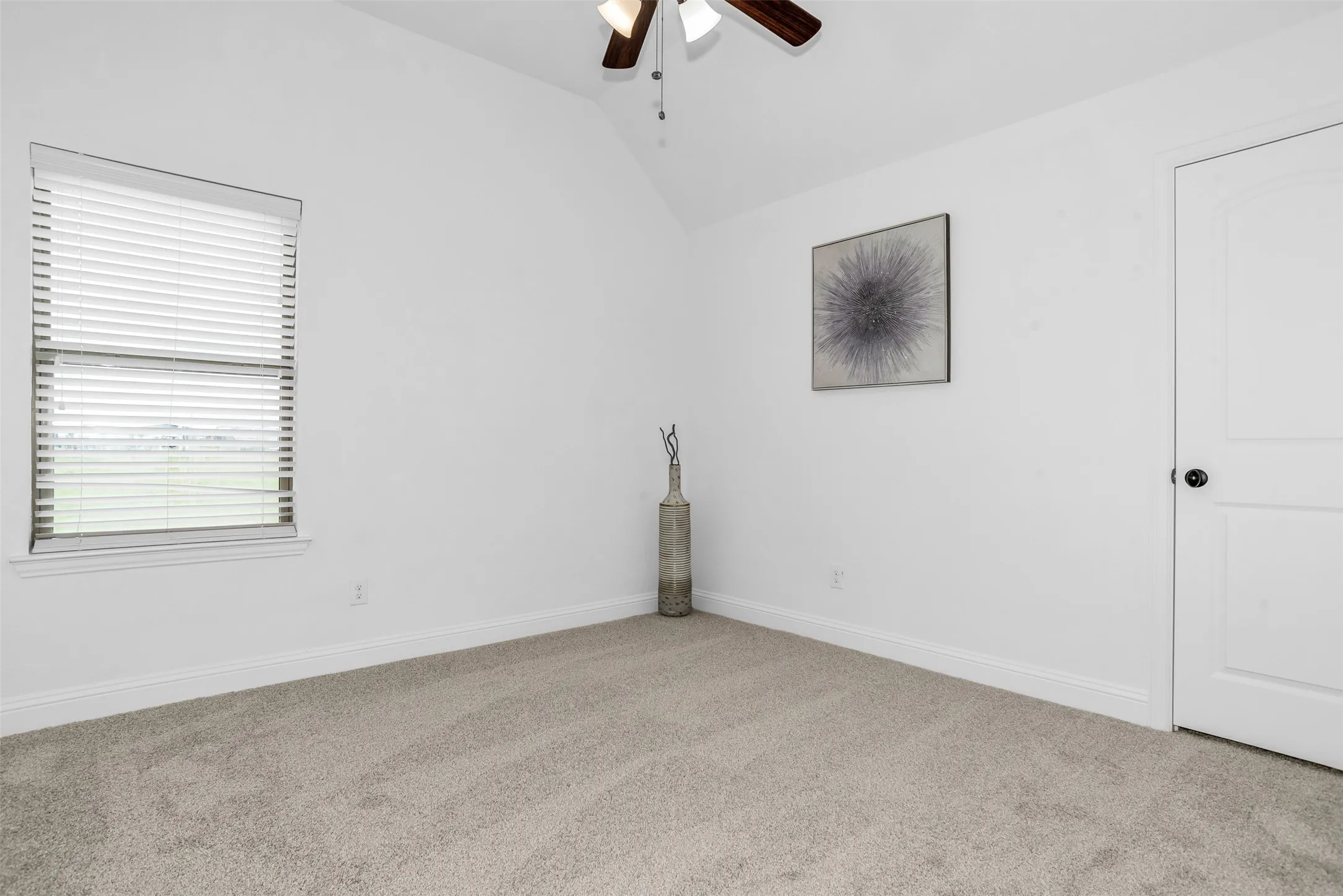 Single Family Residence For Sale in Ellis County , 1130 Yukon Boulevard, Waxahachie, Texas 75167, 4 Bedroom, 3 Bathroom, 2 Garage spaces, 2,316 Sqft, built in 2017, Preowned, mls#21232834, Real Estate Agent in Waxahachie, Homes For Sale in Ellis county, Homes For Sale in Waxahachie, Realtor in Waxahachie Texas, Real Estate Brokerage Independent Realty Texas, Luminita Cordes Realtor