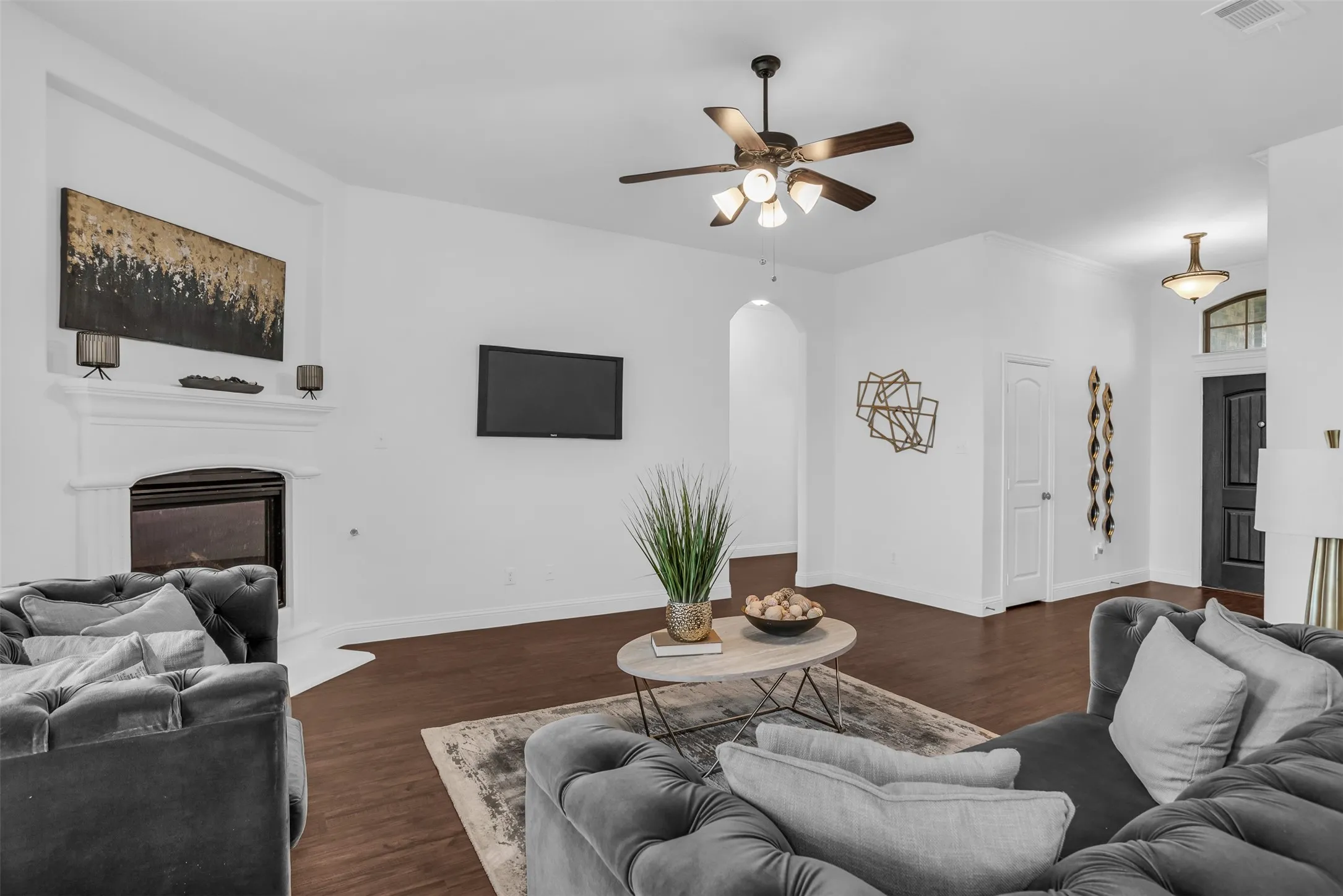 Single Family Residence For Sale in Ellis County , 1130 Yukon Boulevard, Waxahachie, Texas 75167, 4 Bedroom, 3 Bathroom, 2 Garage spaces, 2,316 Sqft, built in 2017, Preowned, mls#21232834, Real Estate Agent in Waxahachie, Homes For Sale in Ellis county, Homes For Sale in Waxahachie, Realtor in Waxahachie Texas, Real Estate Brokerage Independent Realty Texas, Luminita Cordes Realtor