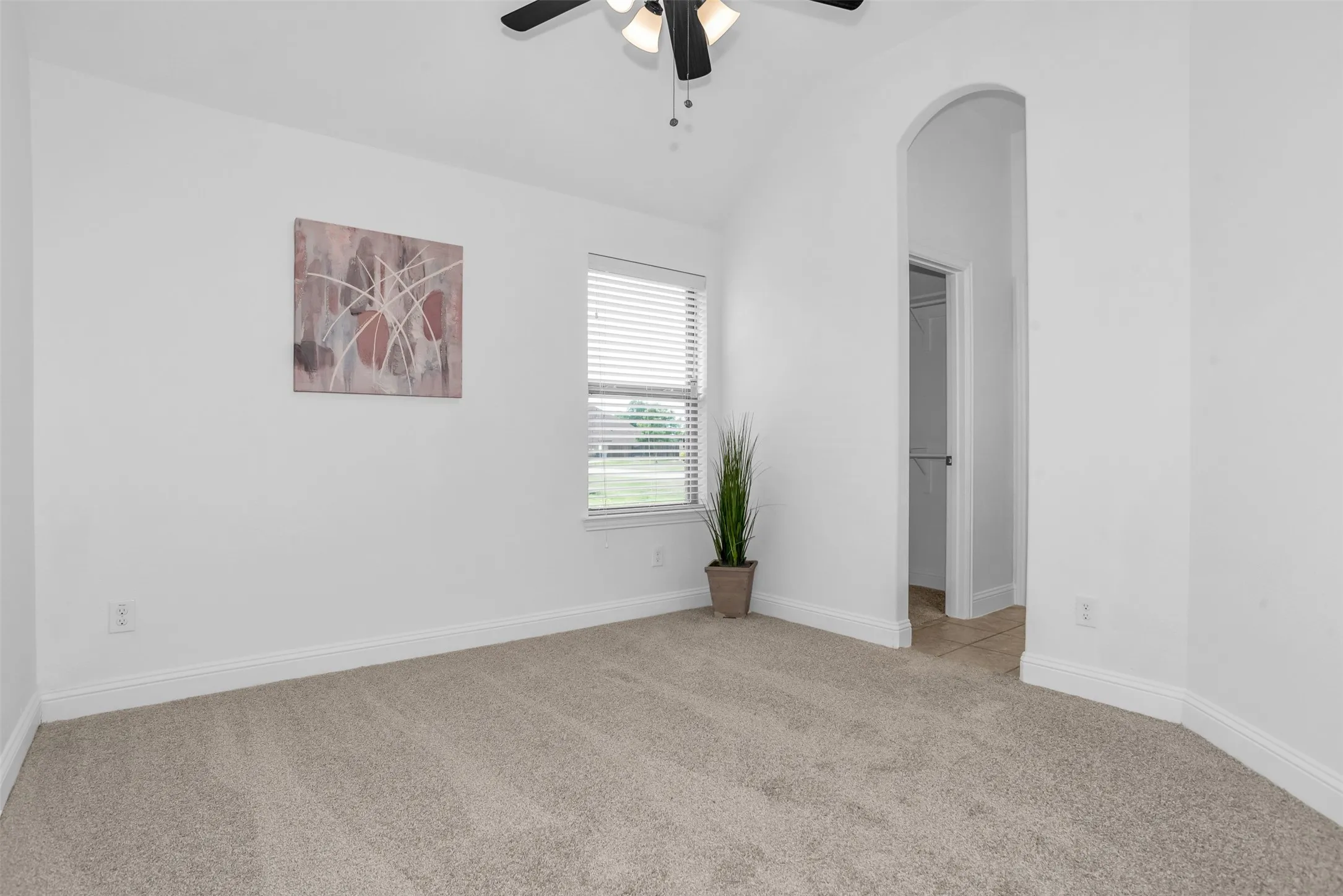 Single Family Residence For Sale in Ellis County , 1130 Yukon Boulevard, Waxahachie, Texas 75167, 4 Bedroom, 3 Bathroom, 2 Garage spaces, 2,316 Sqft, built in 2017, Preowned, mls#21232834, Real Estate Agent in Waxahachie, Homes For Sale in Ellis county, Homes For Sale in Waxahachie, Realtor in Waxahachie Texas, Real Estate Brokerage Independent Realty Texas, Luminita Cordes Realtor
