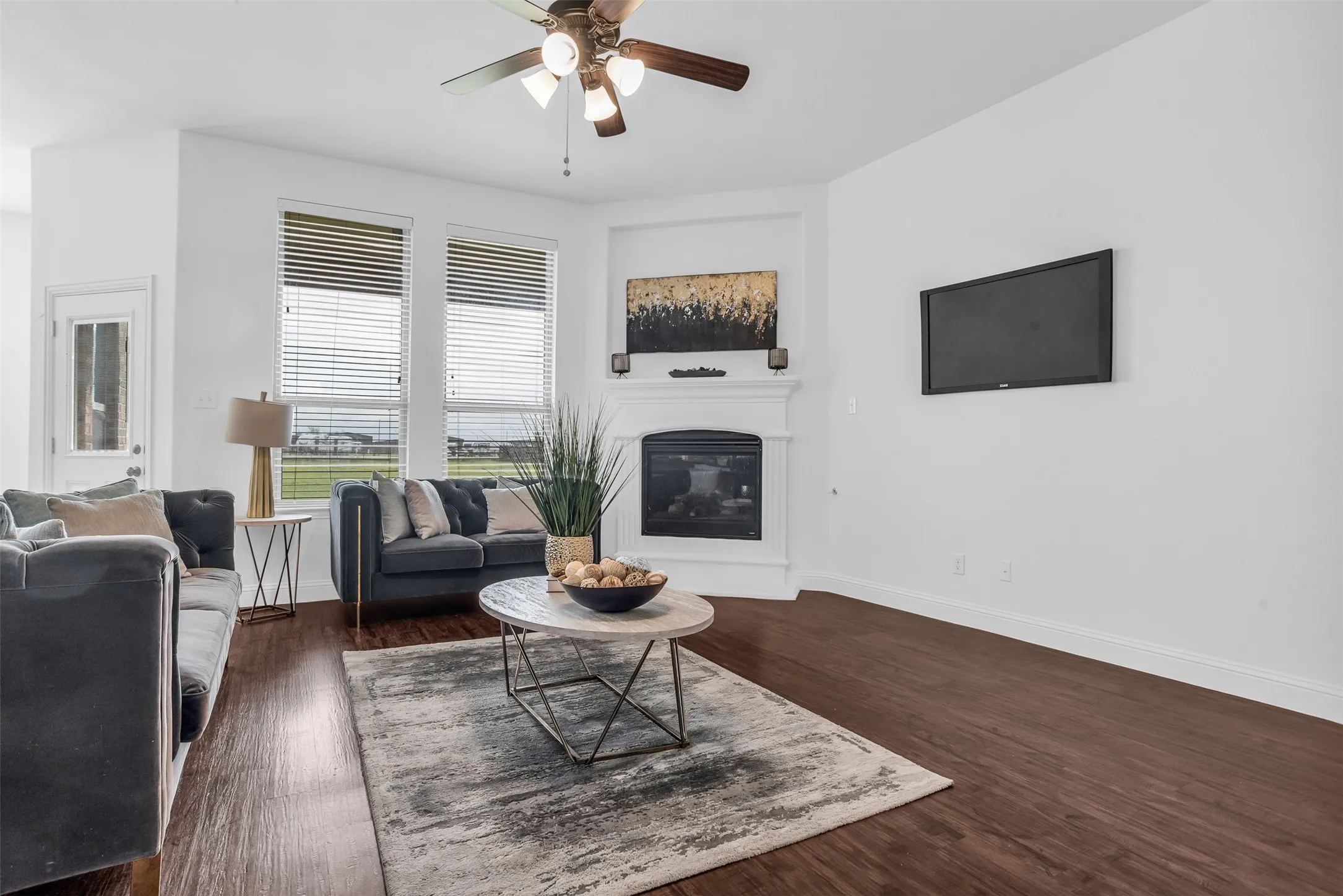 Single Family Residence For Sale in Ellis County , 1130 Yukon Boulevard, Waxahachie, Texas 75167, 4 Bedroom, 3 Bathroom, 2 Garage spaces, 2,316 Sqft, built in 2017, Preowned, mls#21232834, Real Estate Agent in Waxahachie, Homes For Sale in Ellis county, Homes For Sale in Waxahachie, Realtor in Waxahachie Texas, Real Estate Brokerage Independent Realty Texas, Luminita Cordes Realtor