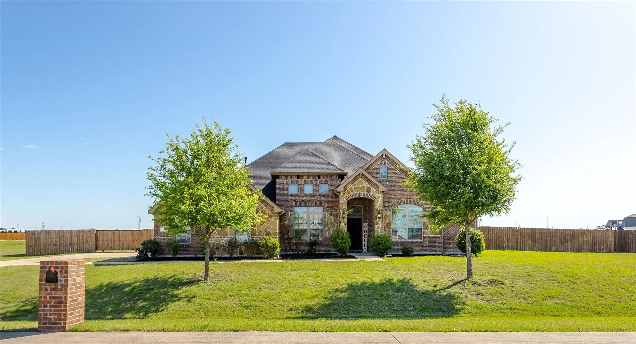 Single Family Residence For Sale in Ellis County , 1130 Yukon Boulevard, Waxahachie, Texas 75167, 4 Bedroom, 3 Bathroom, 2 Garage spaces, 2,316 Sqft, built in 2017, Preowned, mls#21232834, Real Estate Agent in Waxahachie, Homes For Sale in Ellis county, Homes For Sale in Waxahachie, Realtor in Waxahachie Texas, Real Estate Brokerage Independent Realty Texas, Luminita Cordes Realtor