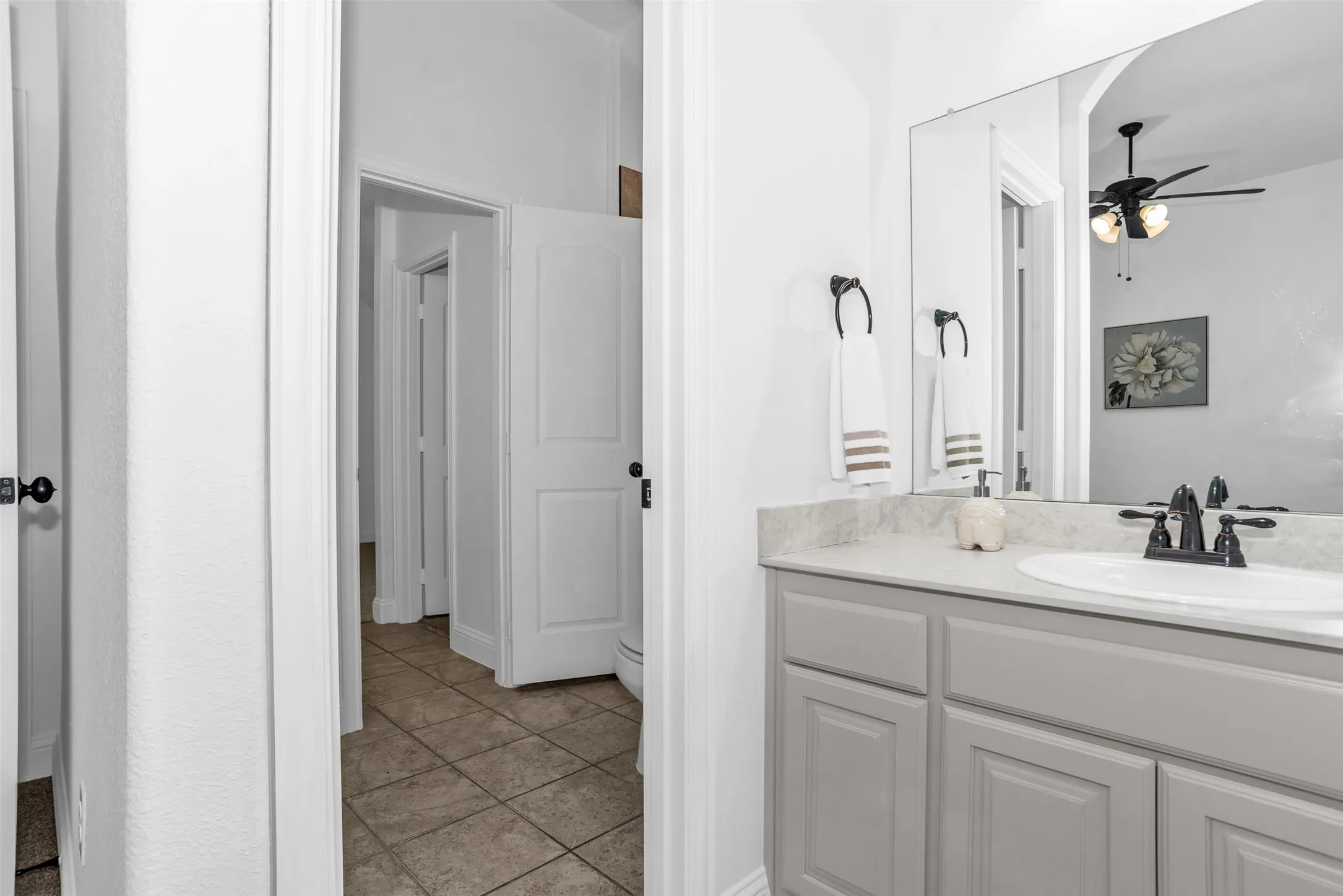 Single Family Residence For Sale in Ellis County , 1130 Yukon Boulevard, Waxahachie, Texas 75167, 4 Bedroom, 3 Bathroom, 2 Garage spaces, 2,316 Sqft, built in 2017, Preowned, mls#21232834, Real Estate Agent in Waxahachie, Homes For Sale in Ellis county, Homes For Sale in Waxahachie, Realtor in Waxahachie Texas, Real Estate Brokerage Independent Realty Texas, Luminita Cordes Realtor