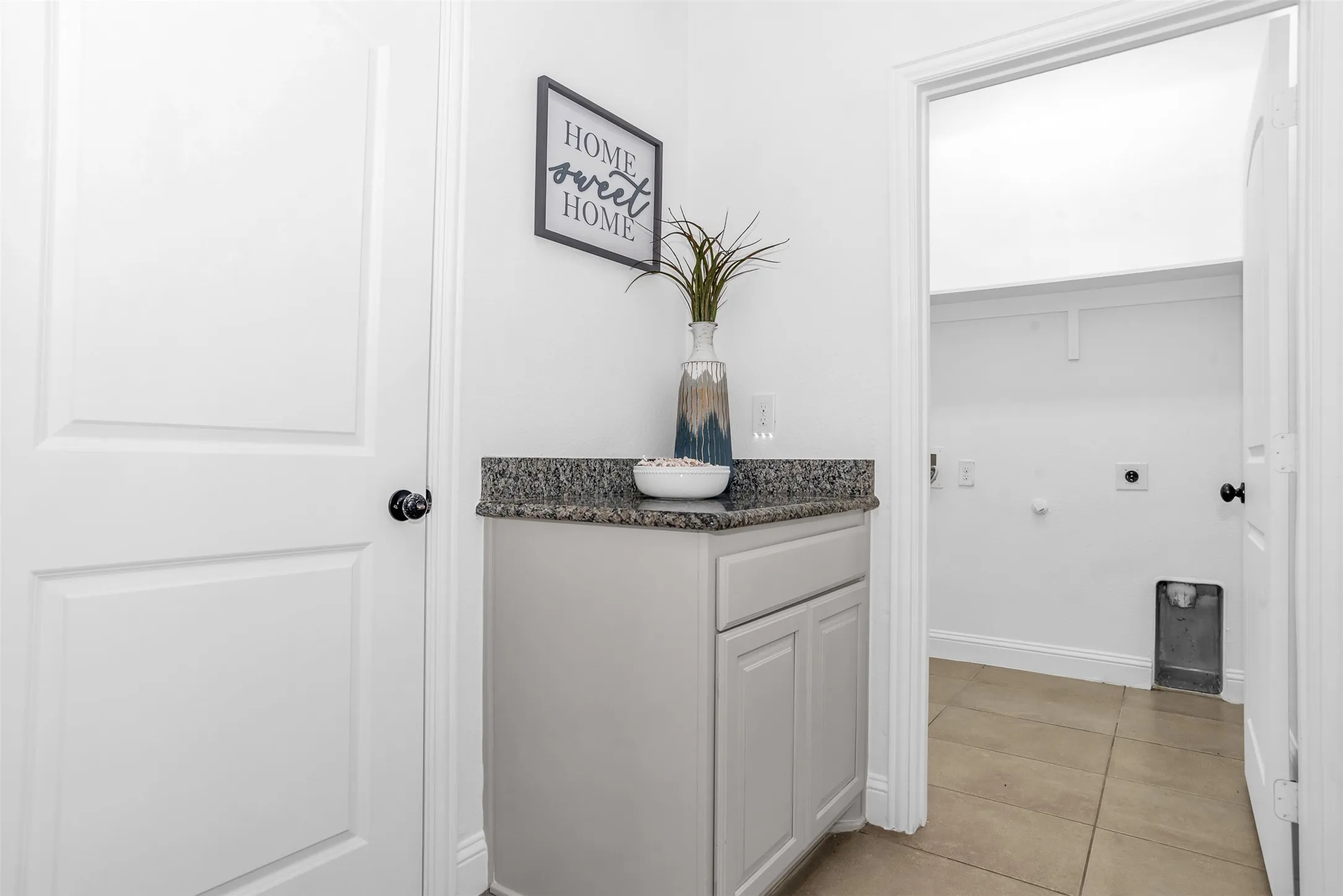 Single Family Residence For Sale in Ellis County , 1130 Yukon Boulevard, Waxahachie, Texas 75167, 4 Bedroom, 3 Bathroom, 2 Garage spaces, 2,316 Sqft, built in 2017, Preowned, mls#21232834, Real Estate Agent in Waxahachie, Homes For Sale in Ellis county, Homes For Sale in Waxahachie, Realtor in Waxahachie Texas, Real Estate Brokerage Independent Realty Texas, Luminita Cordes Realtor