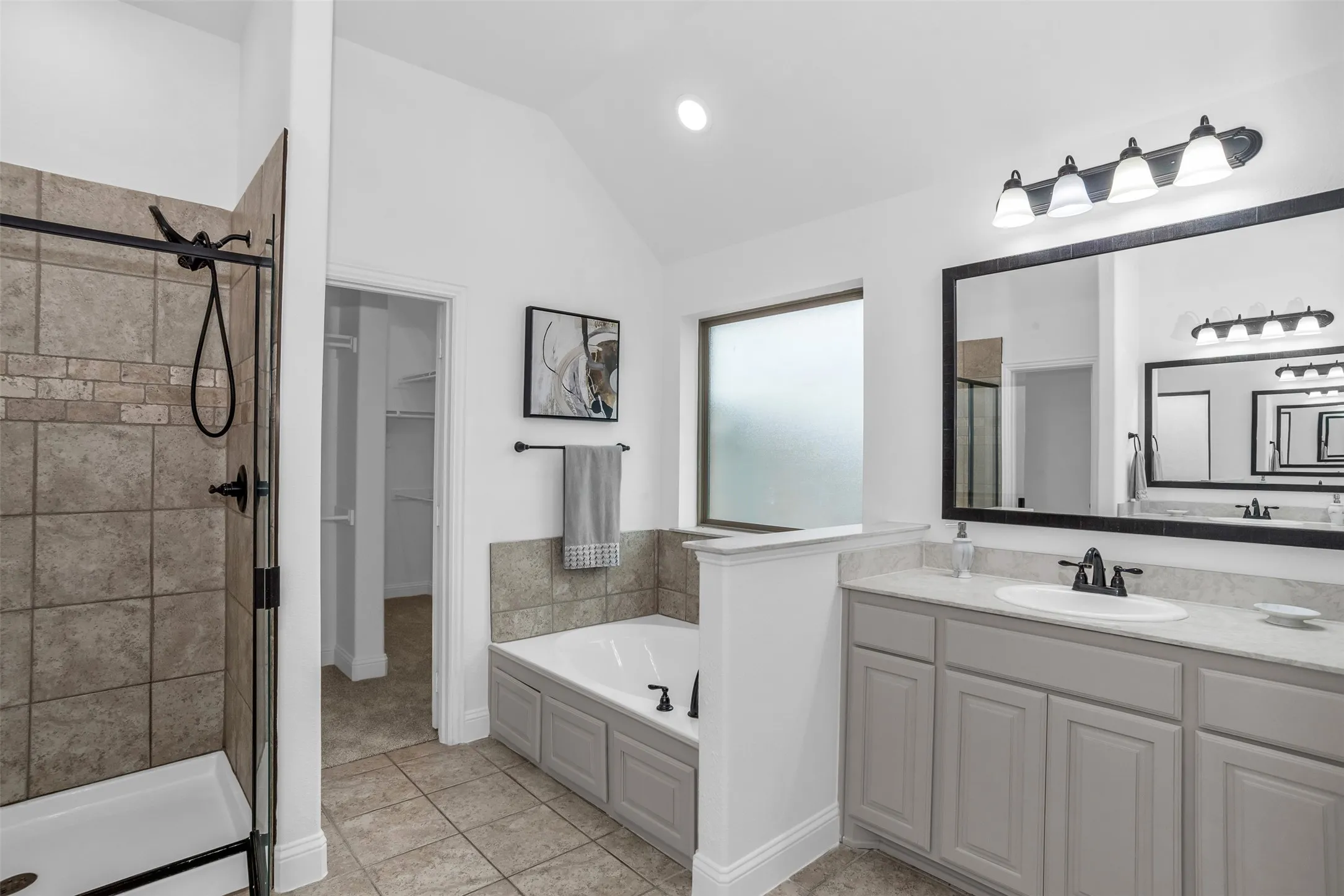 Single Family Residence For Sale in Ellis County , 1130 Yukon Boulevard, Waxahachie, Texas 75167, 4 Bedroom, 3 Bathroom, 2 Garage spaces, 2,316 Sqft, built in 2017, Preowned, mls#21232834, Real Estate Agent in Waxahachie, Homes For Sale in Ellis county, Homes For Sale in Waxahachie, Realtor in Waxahachie Texas, Real Estate Brokerage Independent Realty Texas, Luminita Cordes Realtor
