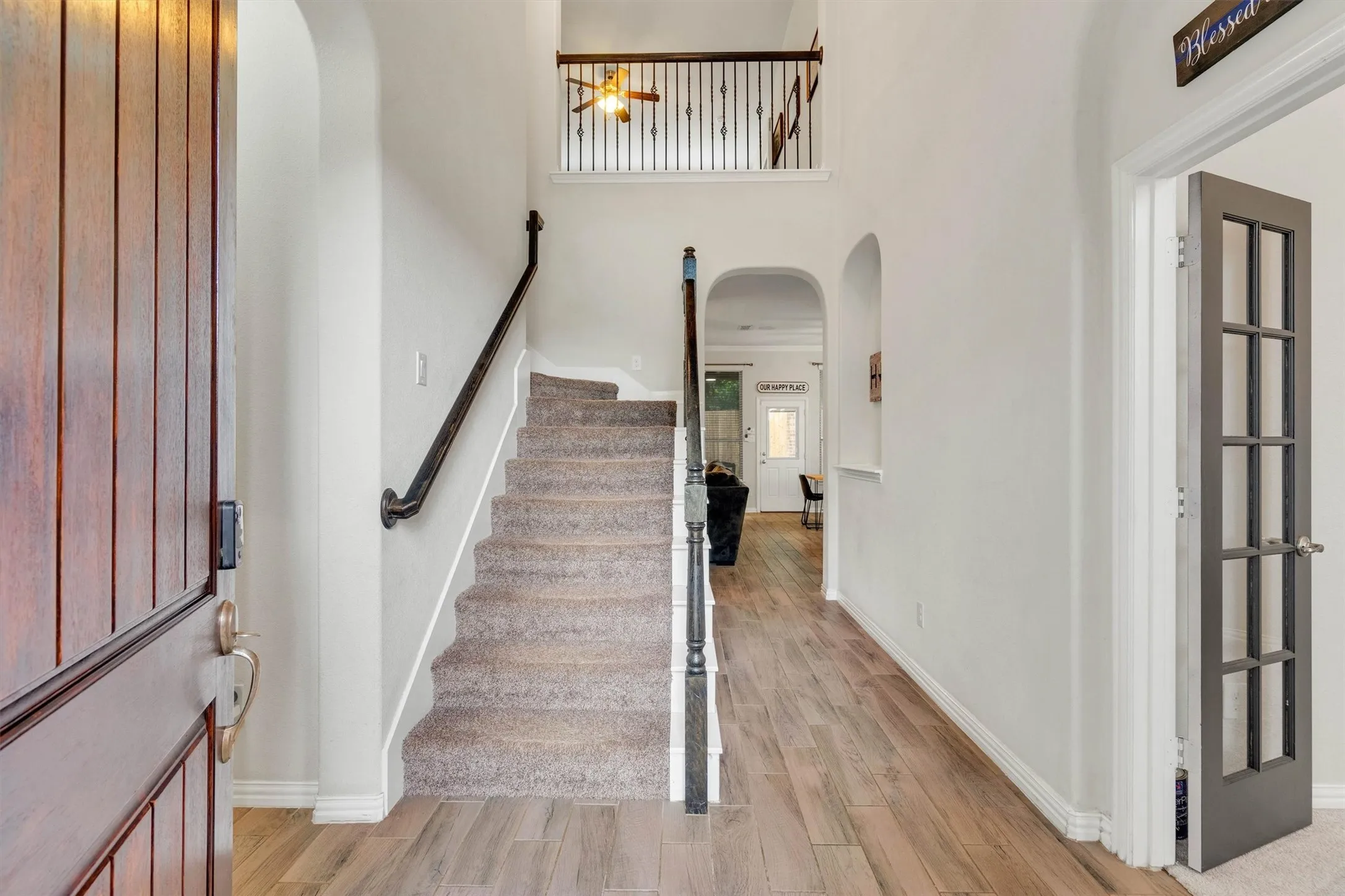 Single Family Residence For Sale in Ellis County , 3233 Burgundy Lane, Midlothian, Texas 76065, 4 Bedroom, 3 Bathroom, 3 Garage spaces, 2,782 Sqft, built in 2018, Preowned, mls#21241760, Real Estate Agent in Midlothian, Homes For Sale in Ellis county, Homes For Sale in Midlothian, Realtor in Midlothian Texas, Real Estate Brokerage Independent Realty Texas, Luminita Cordes Realtor
