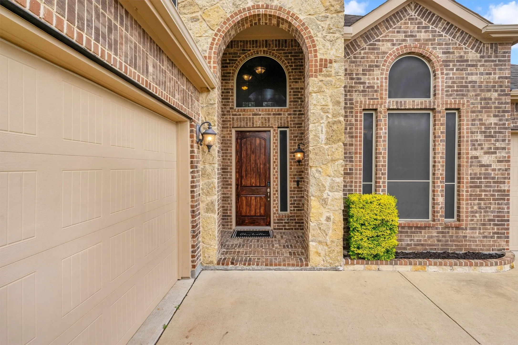 Single Family Residence For Sale in Ellis County , 3233 Burgundy Lane, Midlothian, Texas 76065, 4 Bedroom, 3 Bathroom, 3 Garage spaces, 2,782 Sqft, built in 2018, Preowned, mls#21241760, Real Estate Agent in Midlothian, Homes For Sale in Ellis county, Homes For Sale in Midlothian, Realtor in Midlothian Texas, Real Estate Brokerage Independent Realty Texas, Luminita Cordes Realtor