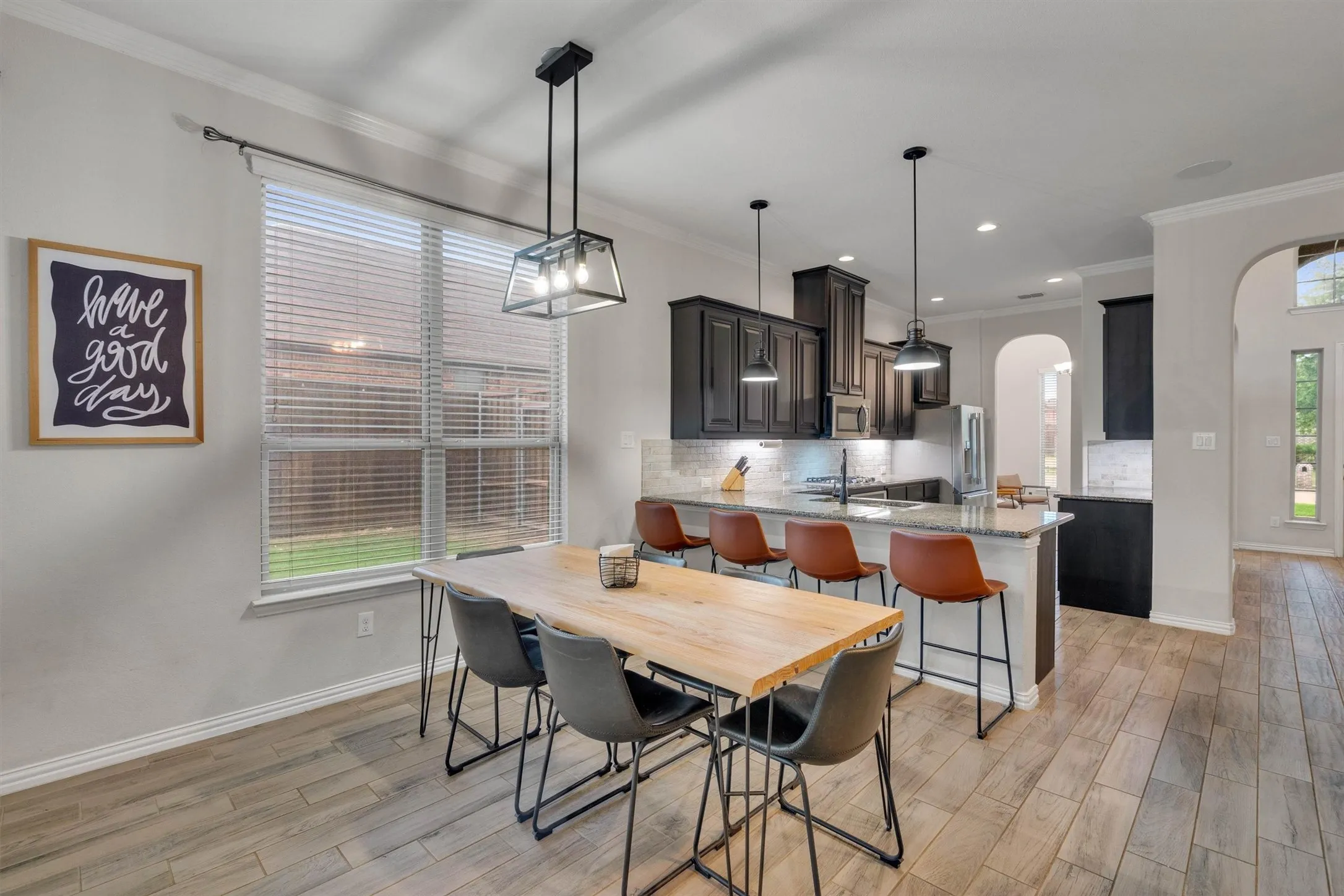 Single Family Residence For Sale in Ellis County , 3233 Burgundy Lane, Midlothian, Texas 76065, 4 Bedroom, 3 Bathroom, 3 Garage spaces, 2,782 Sqft, built in 2018, Preowned, mls#21241760, Real Estate Agent in Midlothian, Homes For Sale in Ellis county, Homes For Sale in Midlothian, Realtor in Midlothian Texas, Real Estate Brokerage Independent Realty Texas, Luminita Cordes Realtor
