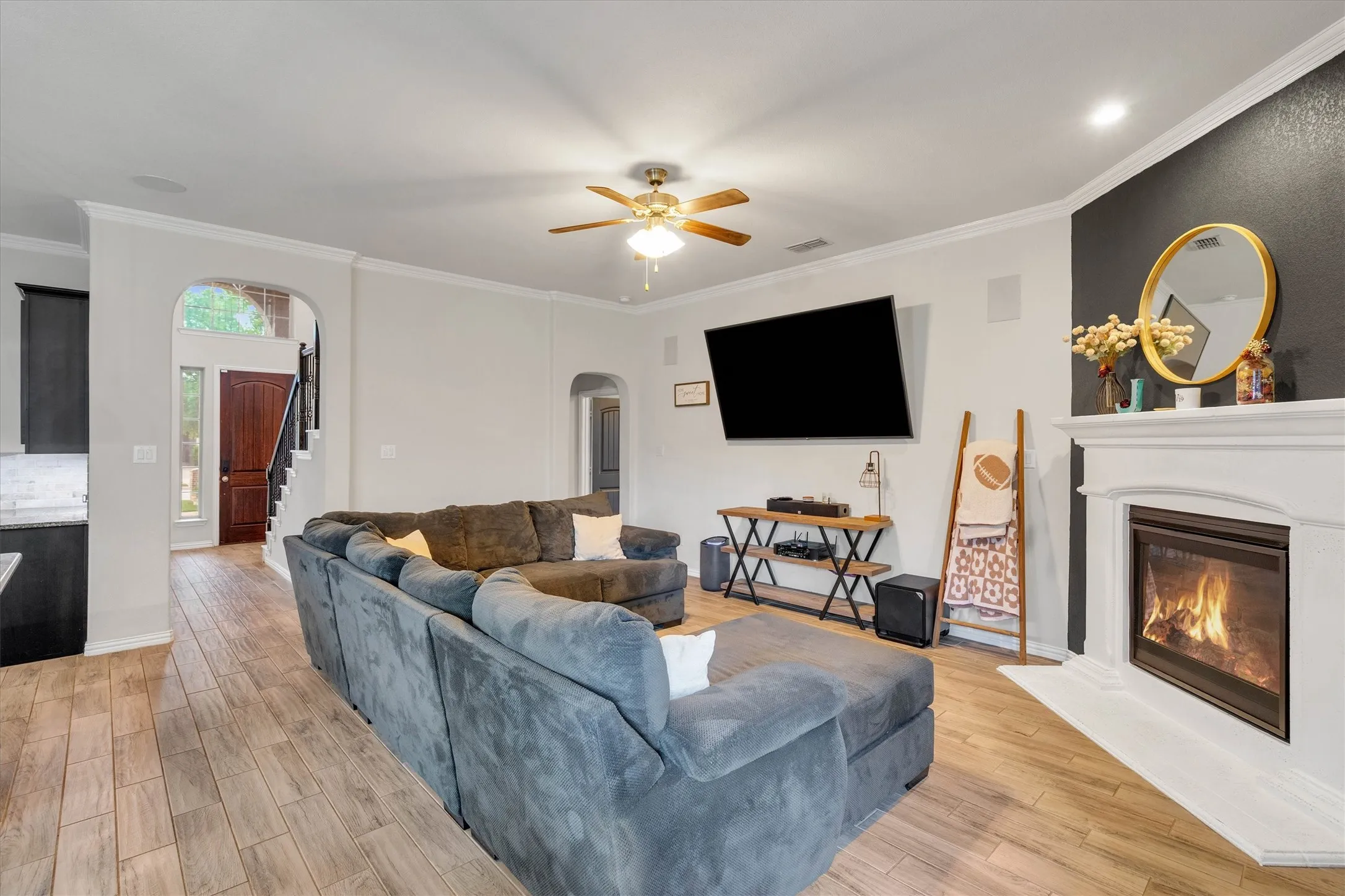 Single Family Residence For Sale in Ellis County , 3233 Burgundy Lane, Midlothian, Texas 76065, 4 Bedroom, 3 Bathroom, 3 Garage spaces, 2,782 Sqft, built in 2018, Preowned, mls#21241760, Real Estate Agent in Midlothian, Homes For Sale in Ellis county, Homes For Sale in Midlothian, Realtor in Midlothian Texas, Real Estate Brokerage Independent Realty Texas, Luminita Cordes Realtor