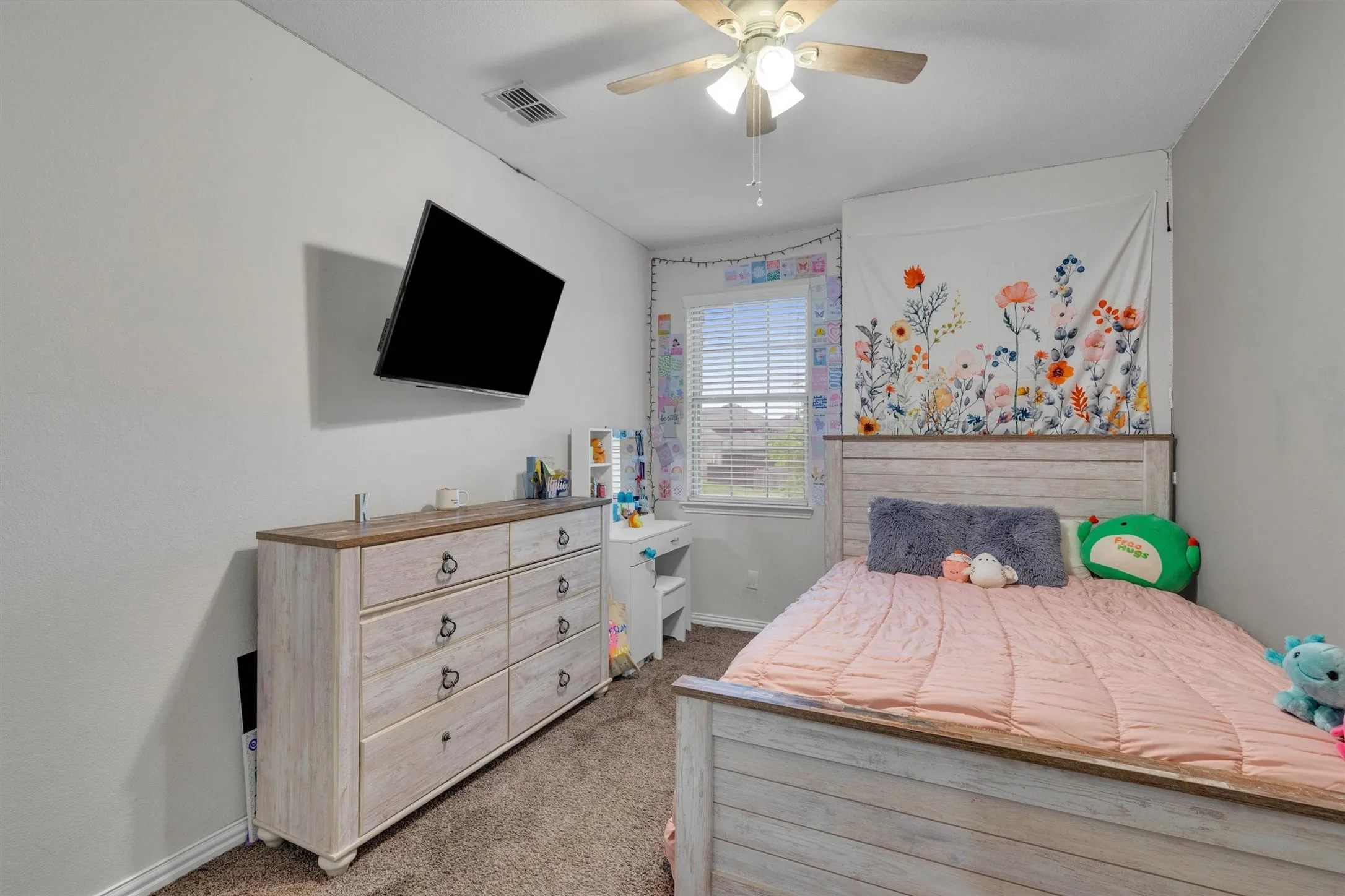 Single Family Residence For Sale in Ellis County , 3233 Burgundy Lane, Midlothian, Texas 76065, 4 Bedroom, 3 Bathroom, 3 Garage spaces, 2,782 Sqft, built in 2018, Preowned, mls#21241760, Real Estate Agent in Midlothian, Homes For Sale in Ellis county, Homes For Sale in Midlothian, Realtor in Midlothian Texas, Real Estate Brokerage Independent Realty Texas, Luminita Cordes Realtor