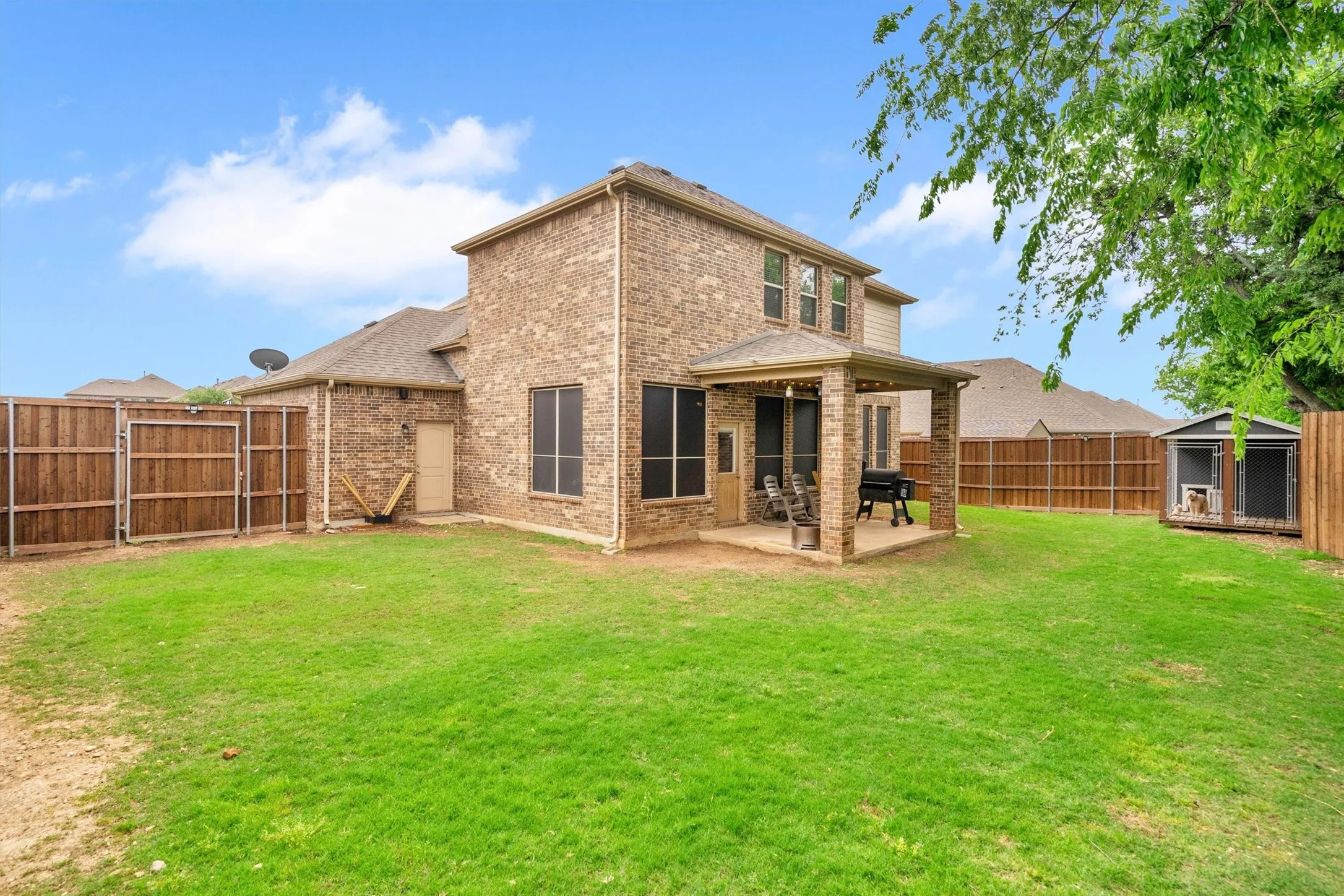 Single Family Residence For Sale in Ellis County , 3233 Burgundy Lane, Midlothian, Texas 76065, 4 Bedroom, 3 Bathroom, 3 Garage spaces, 2,782 Sqft, built in 2018, Preowned, mls#21241760, Real Estate Agent in Midlothian, Homes For Sale in Ellis county, Homes For Sale in Midlothian, Realtor in Midlothian Texas, Real Estate Brokerage Independent Realty Texas, Luminita Cordes Realtor