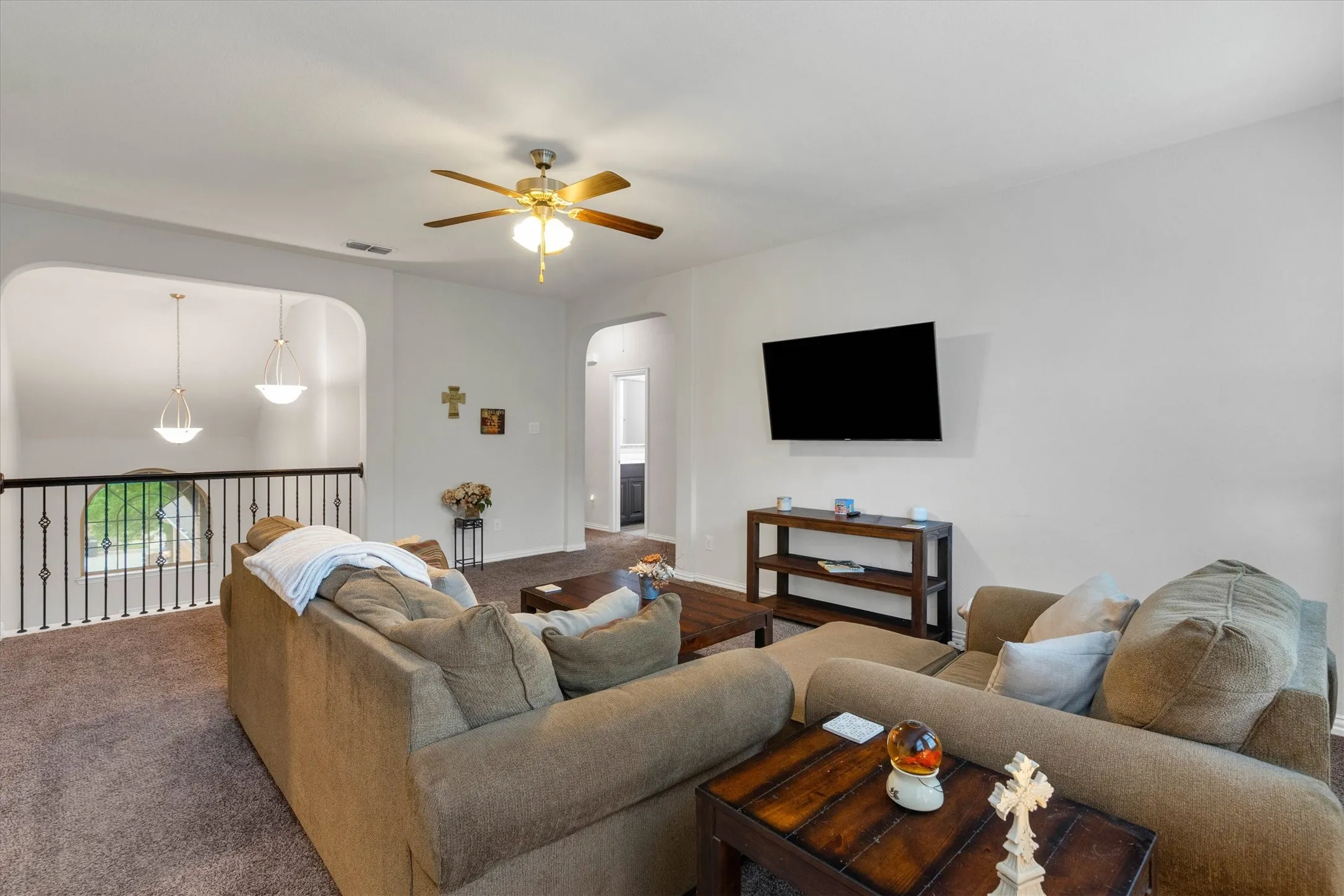 Single Family Residence For Sale in Ellis County , 3233 Burgundy Lane, Midlothian, Texas 76065, 4 Bedroom, 3 Bathroom, 3 Garage spaces, 2,782 Sqft, built in 2018, Preowned, mls#21241760, Real Estate Agent in Midlothian, Homes For Sale in Ellis county, Homes For Sale in Midlothian, Realtor in Midlothian Texas, Real Estate Brokerage Independent Realty Texas, Luminita Cordes Realtor
