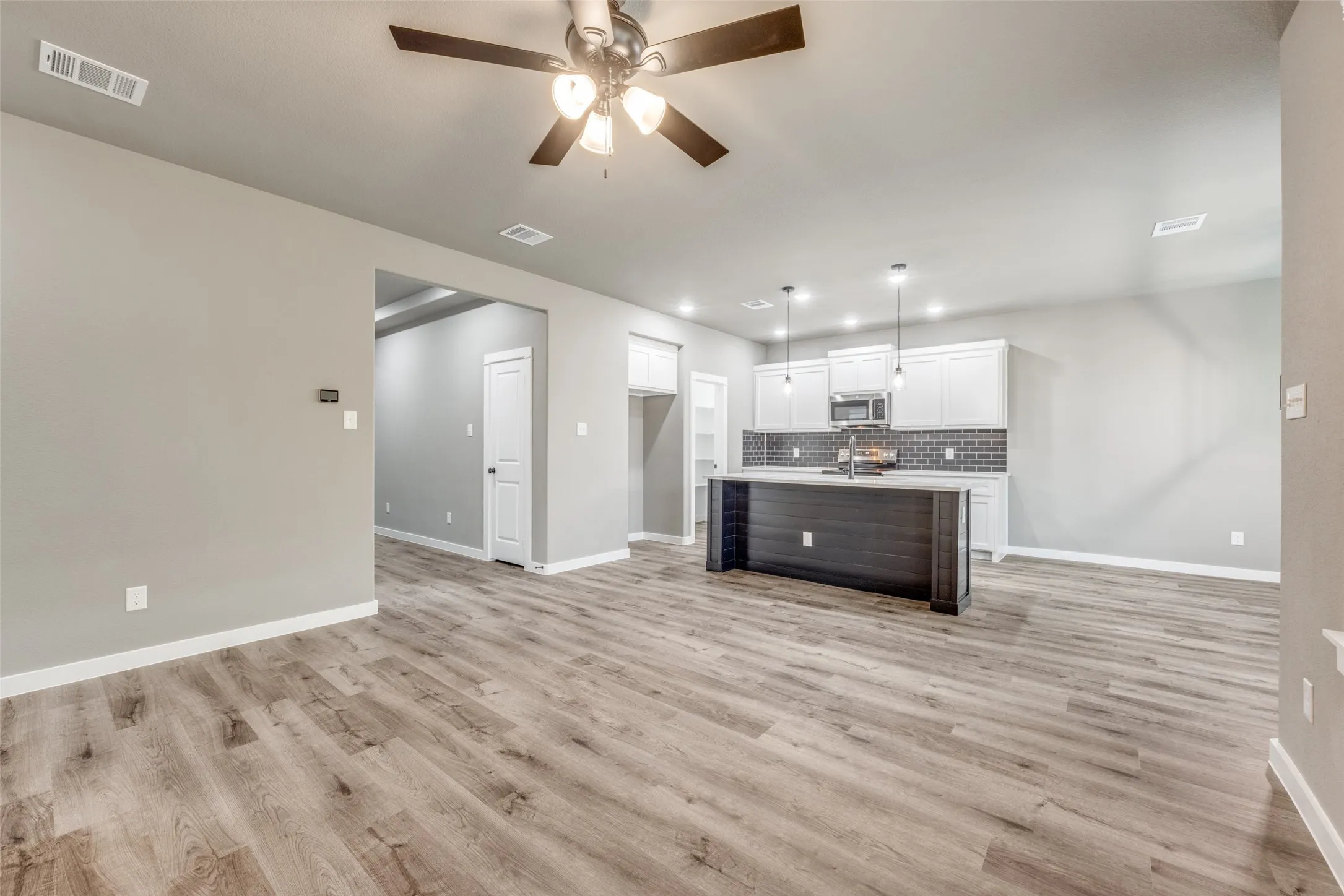 Single Family Residence For Sale in Hunt County , 706 Turner Street, Wolfe City, Texas 75496, 4 Bedroom, 2 Bathroom, 2 Garage spaces, 1,714 Sqft, built in 2026, mls#21241592, Real Estate Agent in Wolfe City, Homes For Sale in Hunt county, Homes For Sale in Wolfe City, Realtor in Wolfe City Texas, Real Estate Brokerage Independent Realty Texas, Luminita Cordes Realtor