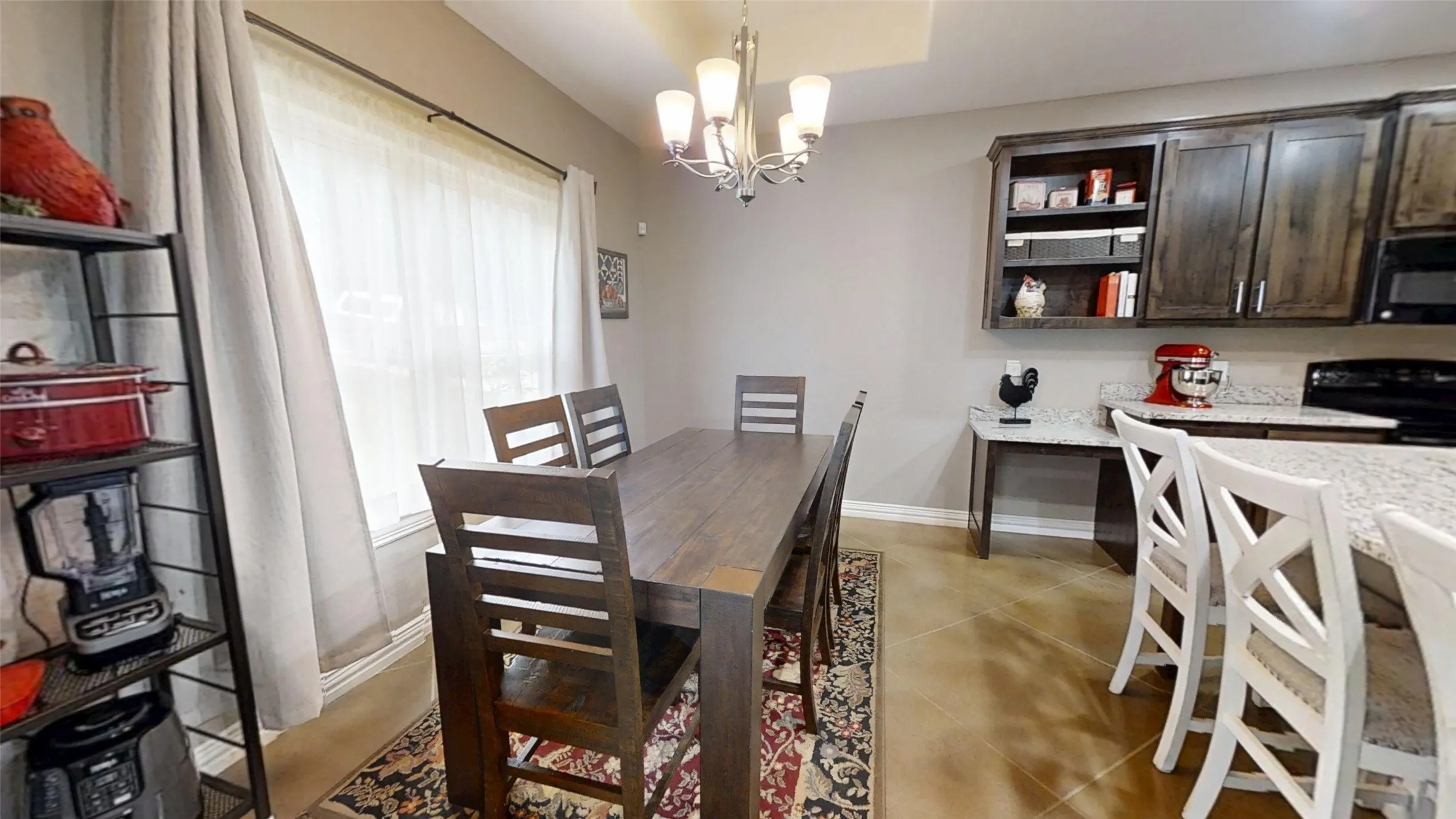 Single Family Residence For Sale in Hood County , 3904 Laramie Trail, Granbury, Texas 76048, 3 Bedroom, 2 Bathroom, 2 Garage spaces, 1,884 Sqft, built in 2015, Preowned, mls#21240906, Real Estate Agent in Granbury, Homes For Sale in Hood county, Homes For Sale in Granbury, Realtor in Granbury Texas, Real Estate Brokerage Independent Realty Texas, Luminita Cordes Realtor